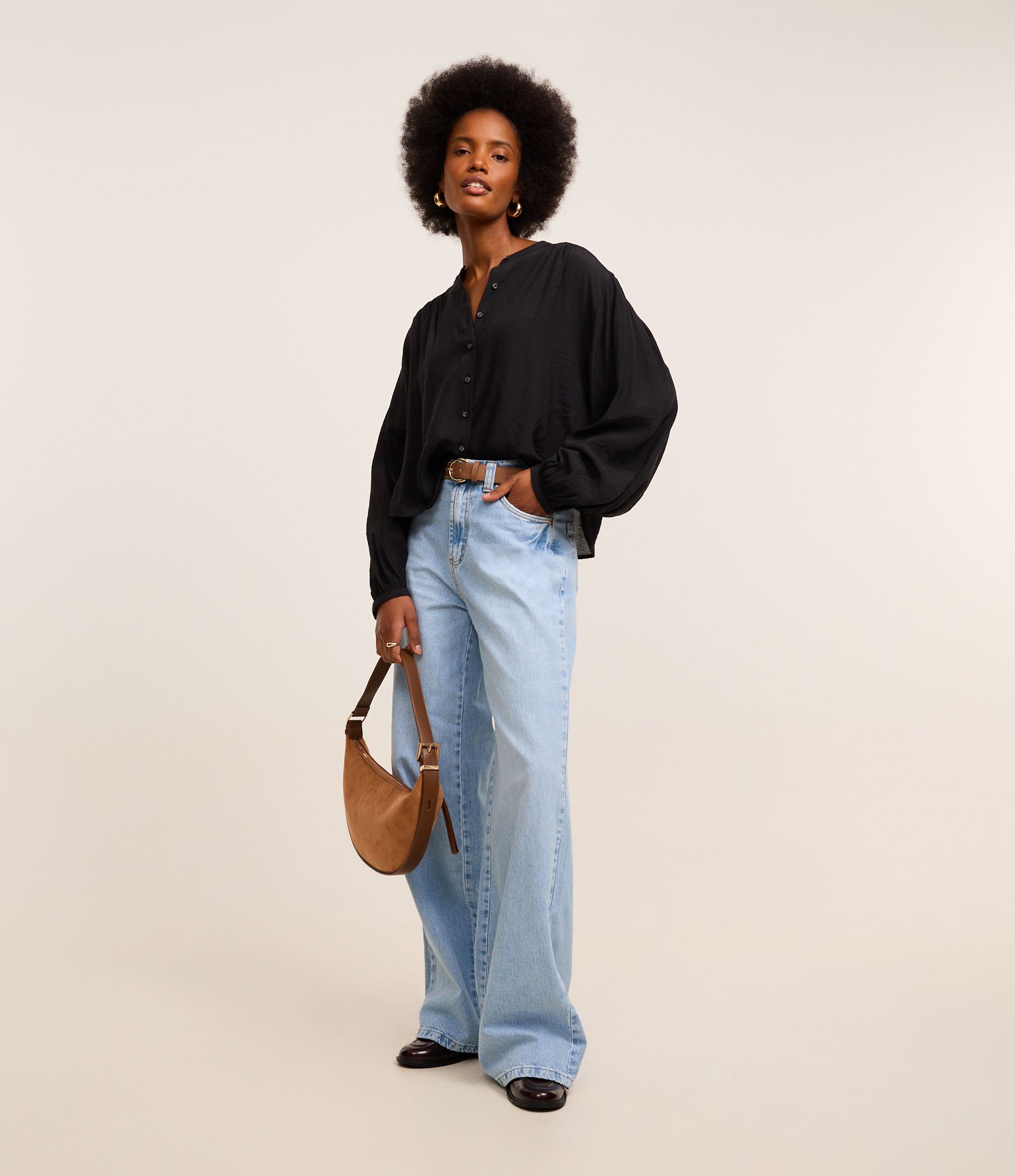 Camisa em Chiffon com Manga Bufante e Gola Padre Preto 2