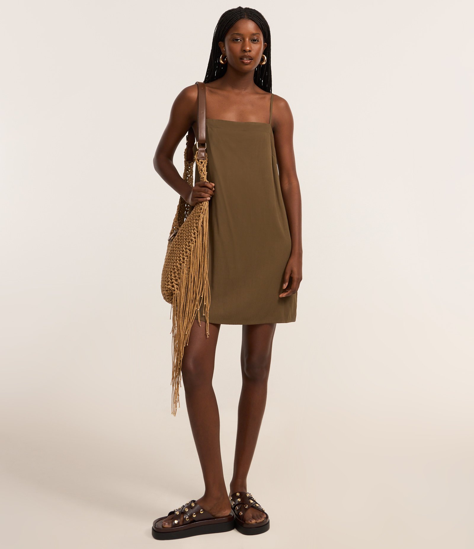 Vestido Curto em Viscose com Amarração nas Alças Verde 2