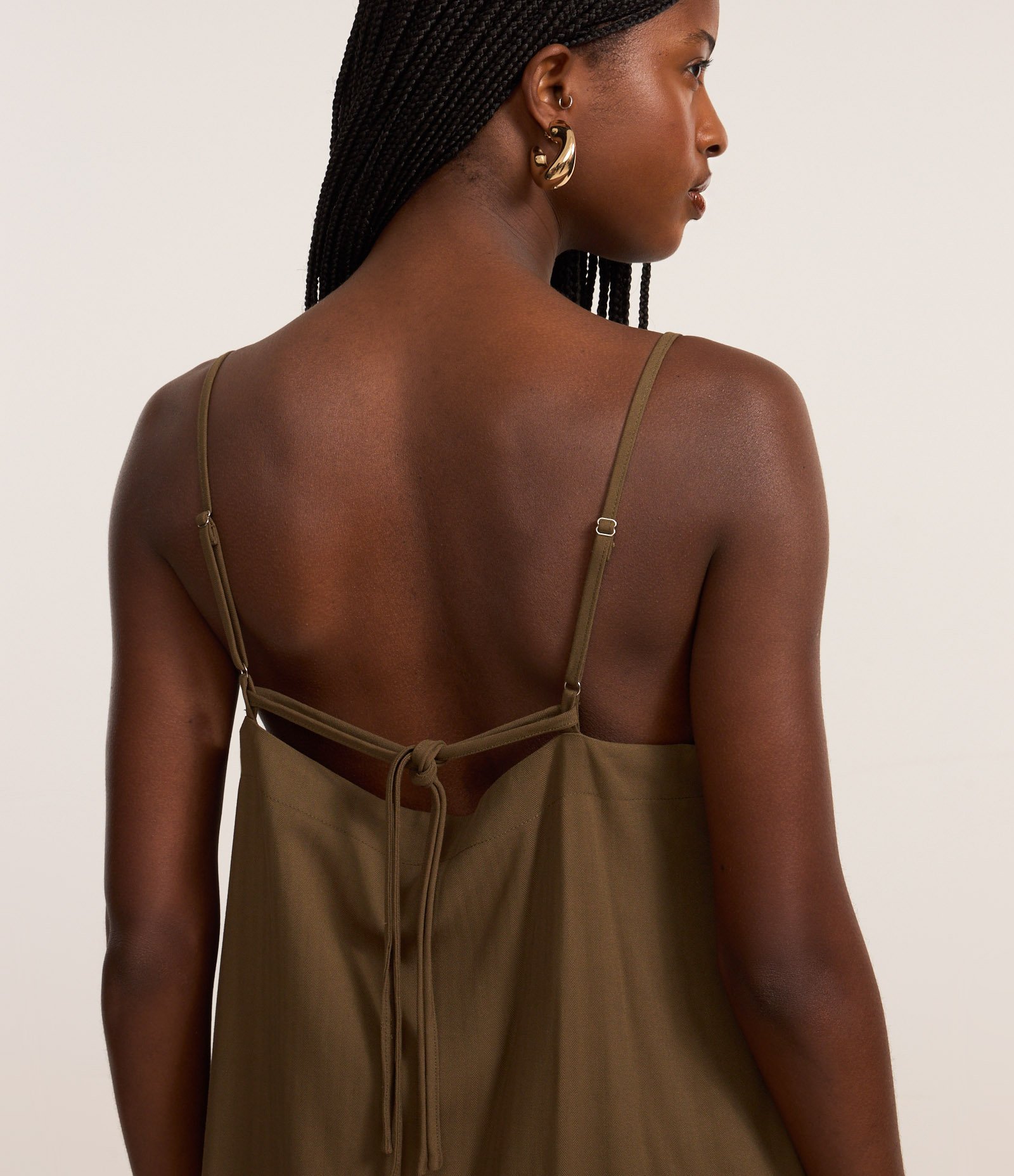 Vestido Curto em Viscose com Amarração nas Alças Verde 4