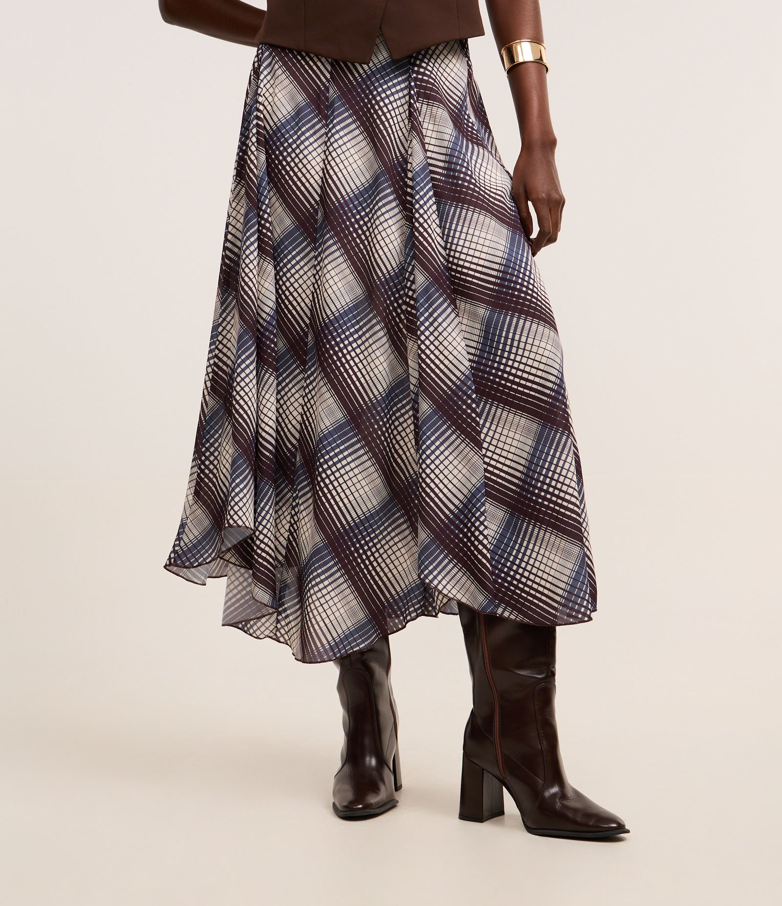 Saia Longa em Chiffon Xadrez com Efeito Degradê e Pregas Azul/Bege 3