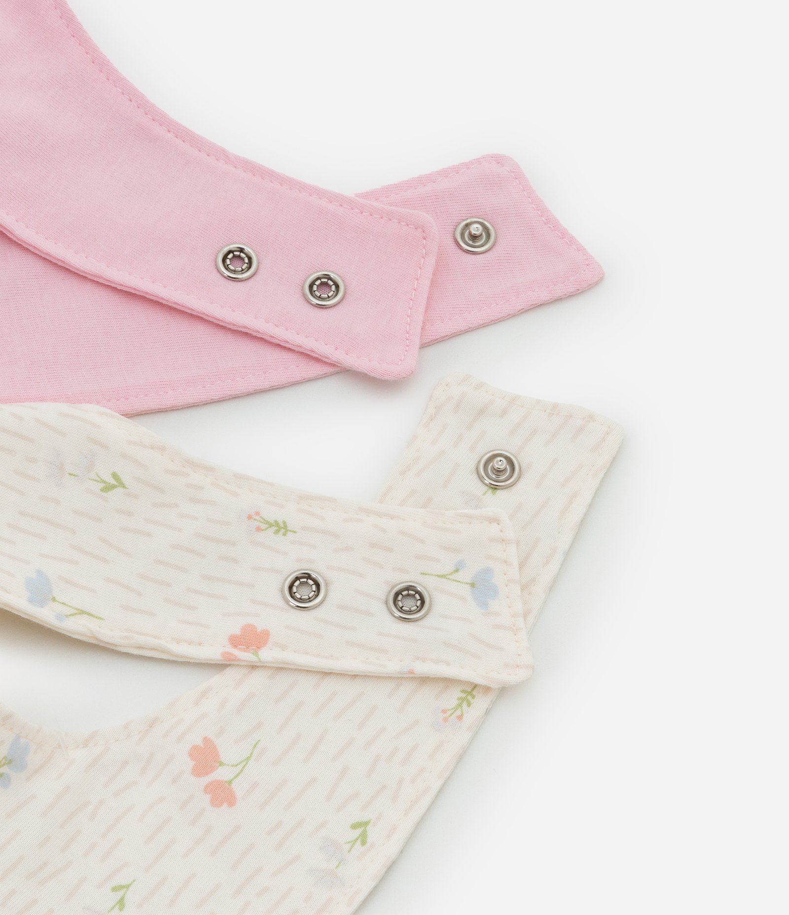 Kit 02 Babadores Infantis com Estampa Florzinhas - Tam Único Rosa/Bege 3