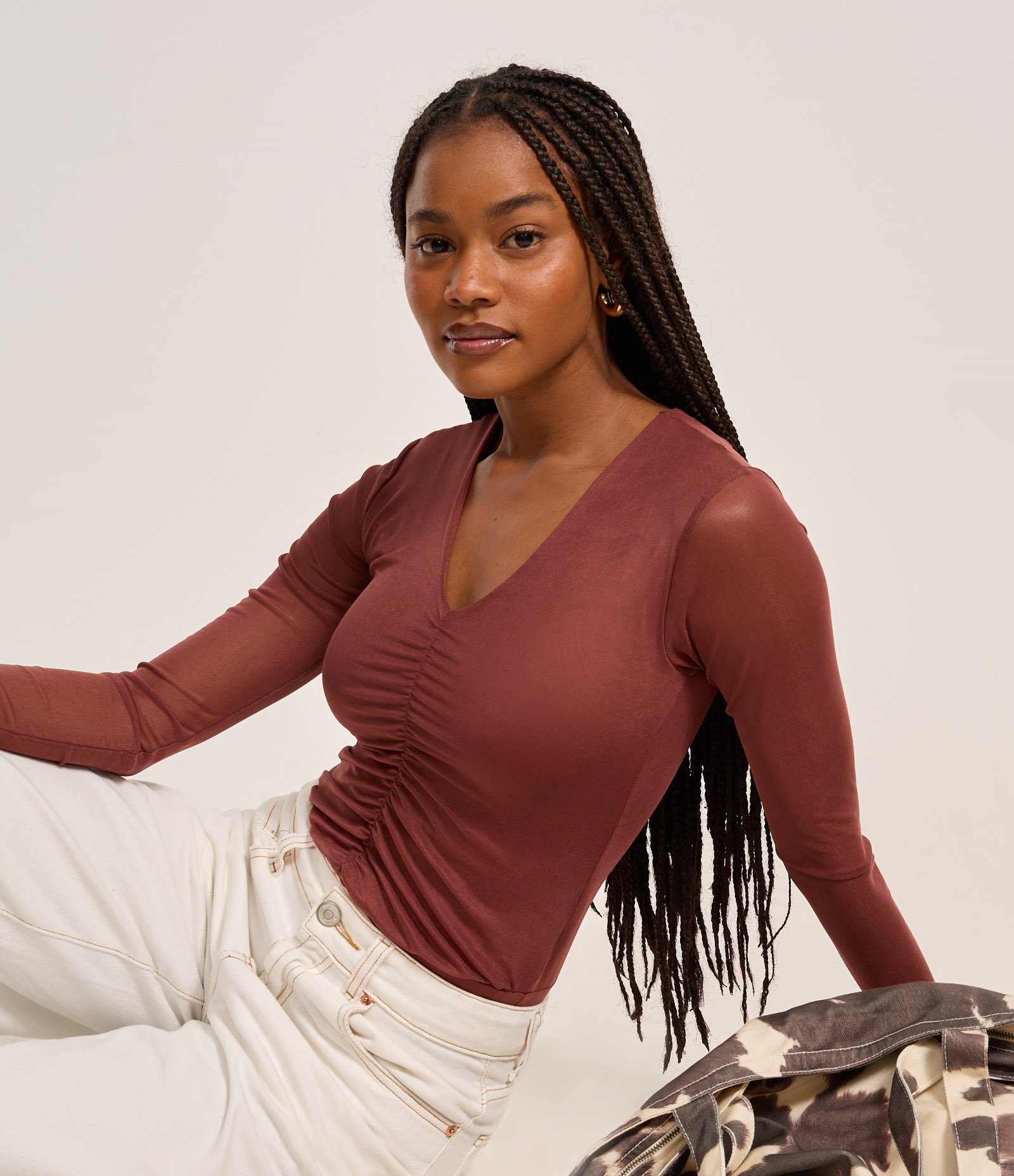 Body em Tule com Franzido Frontal e Manga Transparente Marrom 1