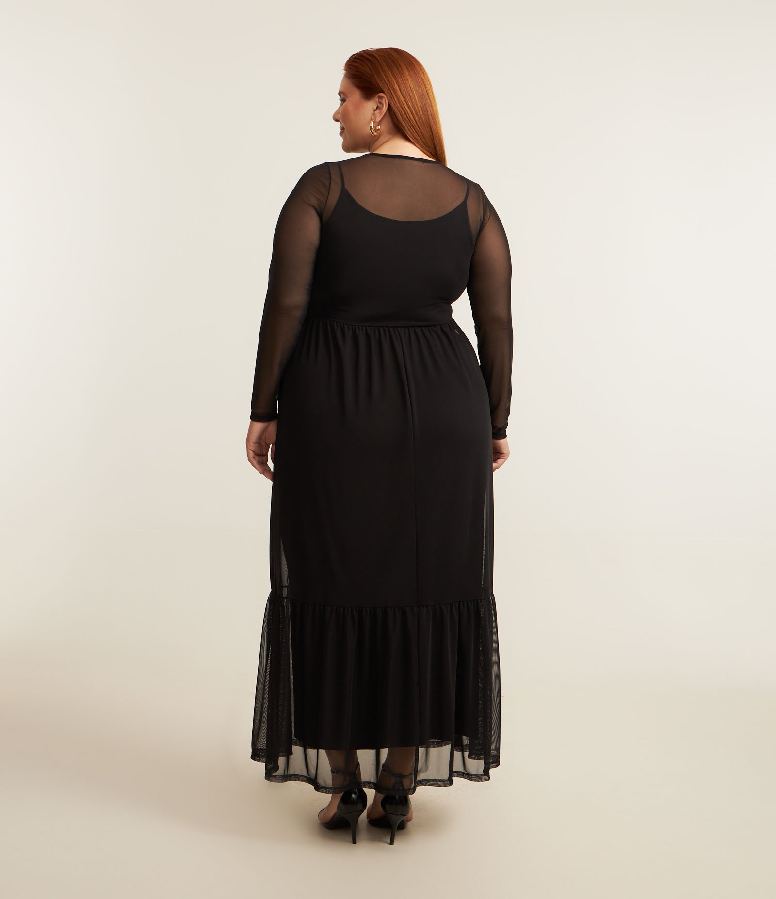 Vestido Midi Tule Sobreposto com Babados Curve & Plus Size Preto 2