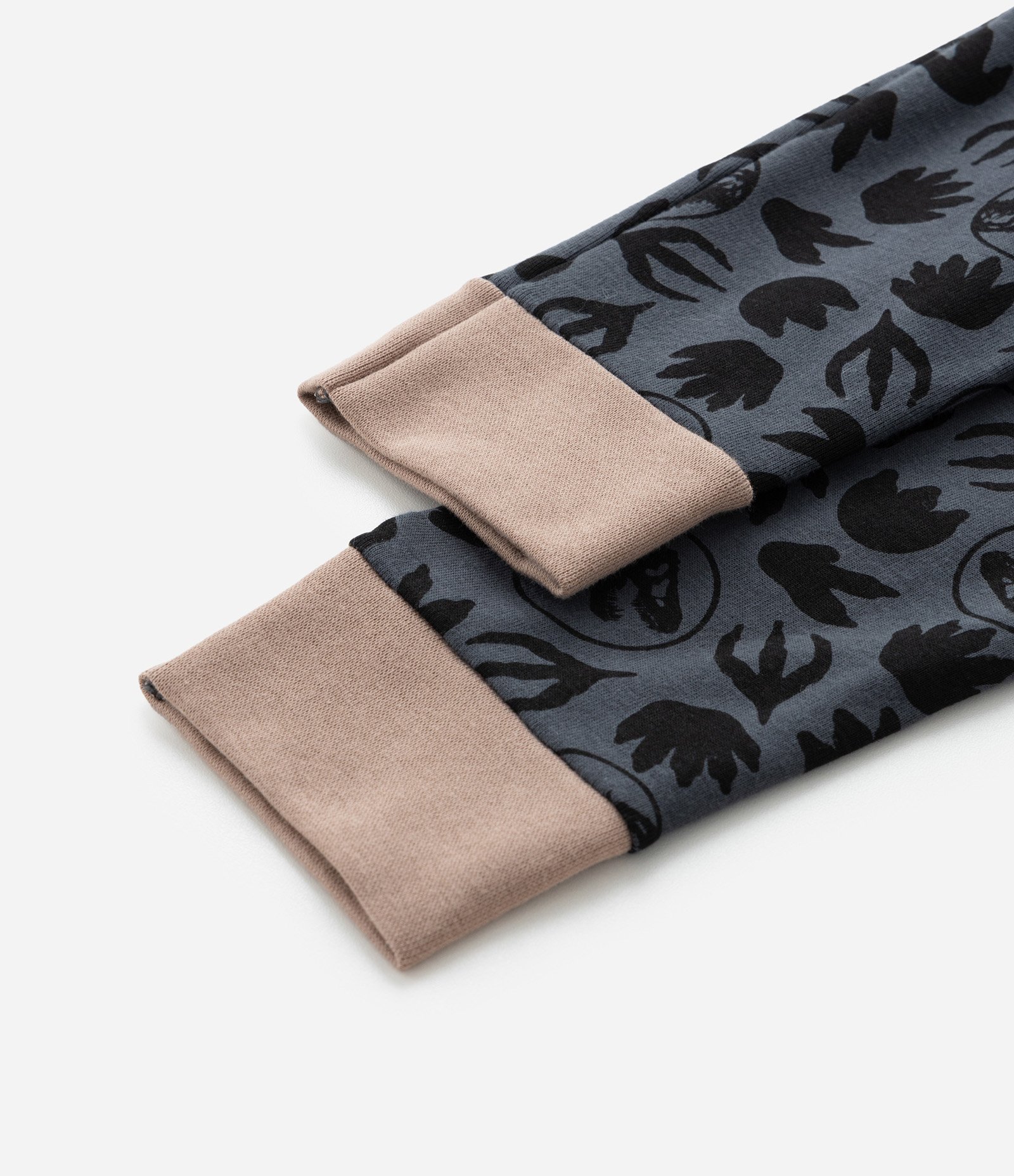 Pijama Infantil com Estampa Jurassic World - Tam 6 a 14 Anos Bege/Cinza 11