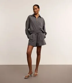 Short Alfaiatado Cintura Alta com Amarração e Elástico no Cós