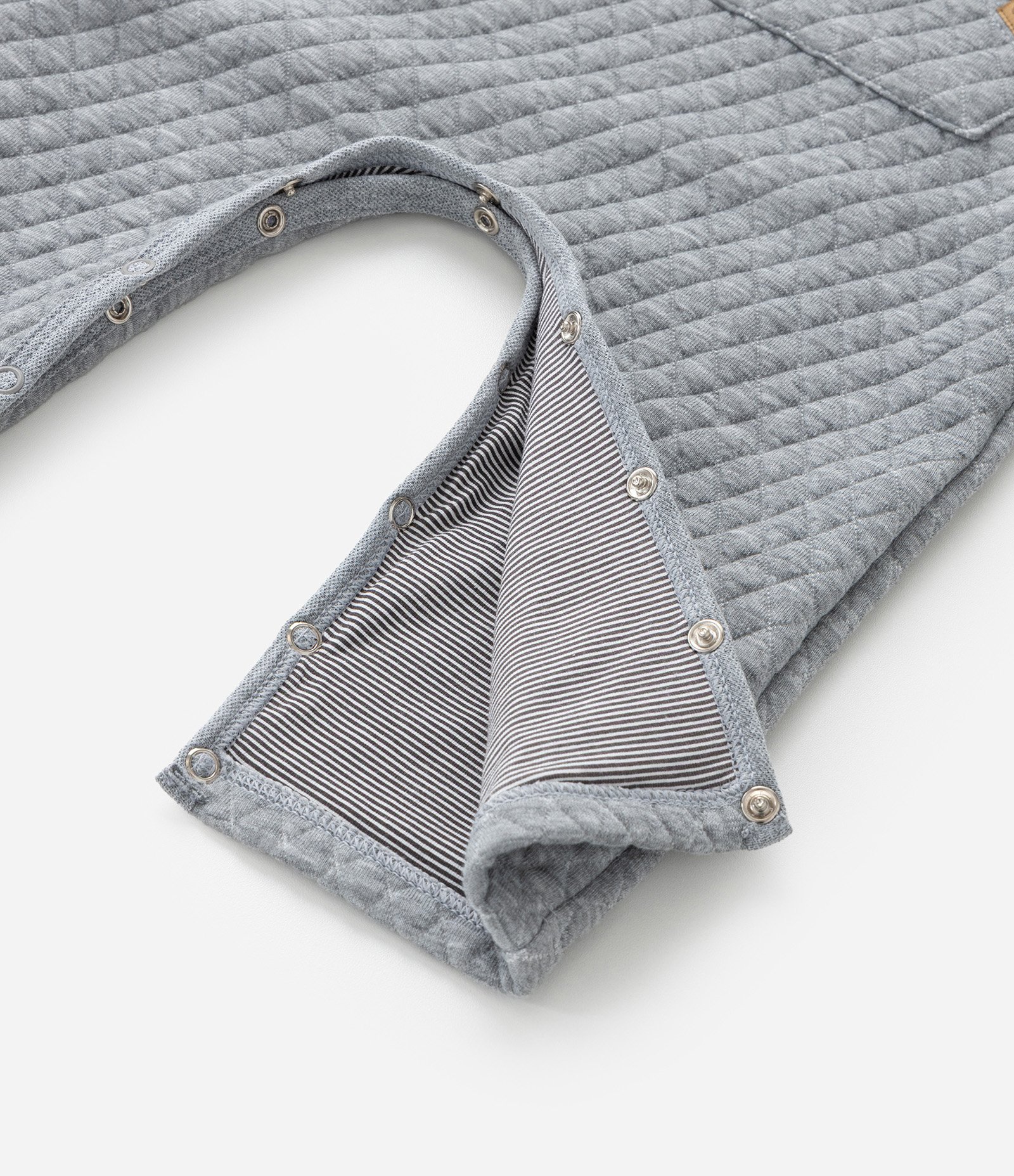 Jardineira Infantil com Textura Matelassê - Tam 0 a 18 meses Cinza 4