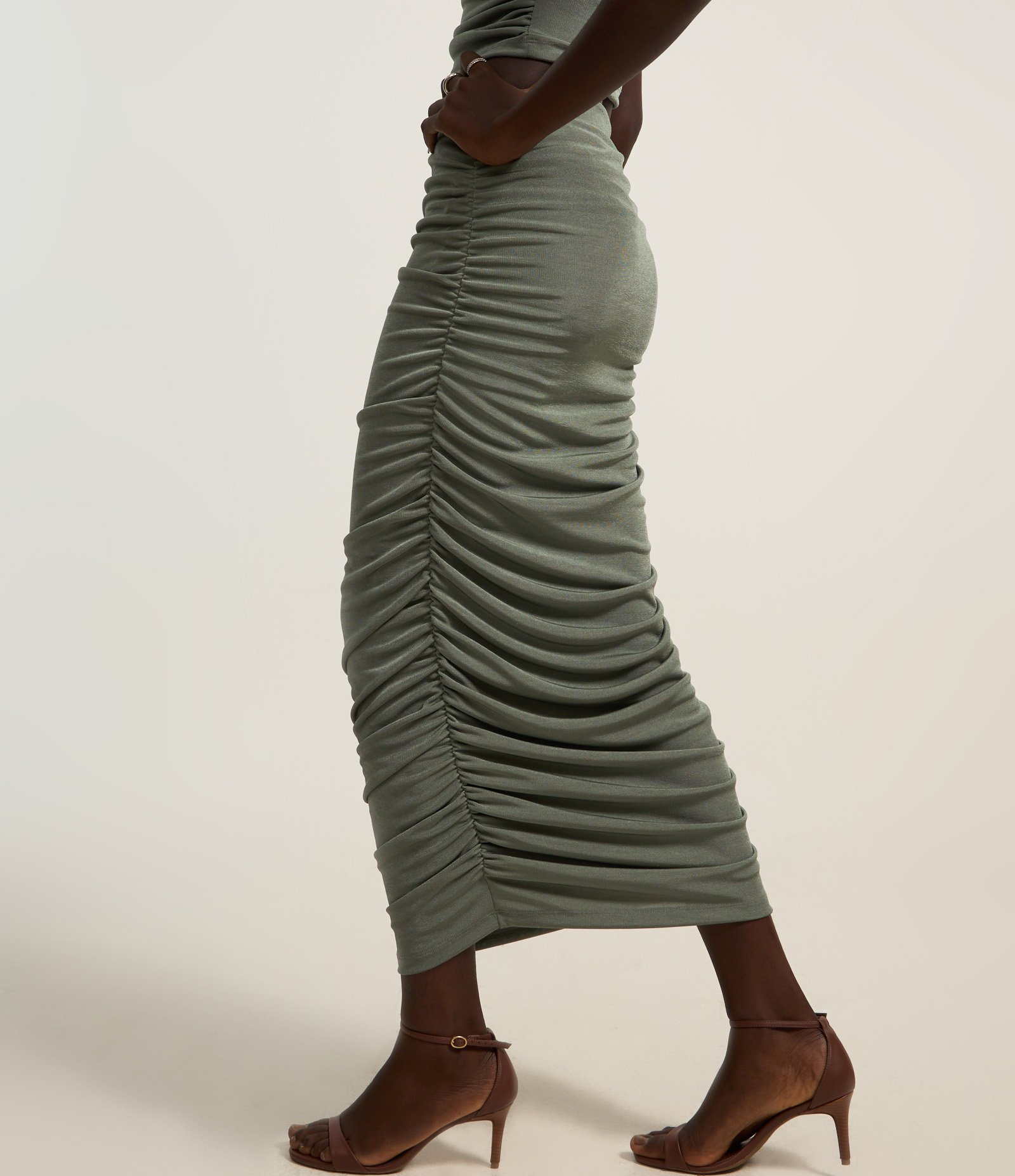 Saia New Midi Franzida em Ribana Verde Acinzentado 3