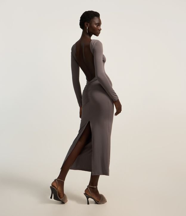 Vestido New Midi com Decote nas Costas e Fenda