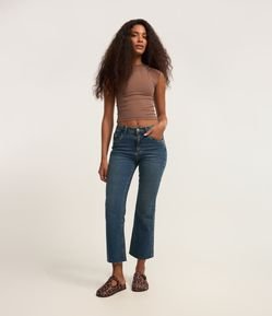 Calça Flare Cropped em Jeans com Barra a Fio