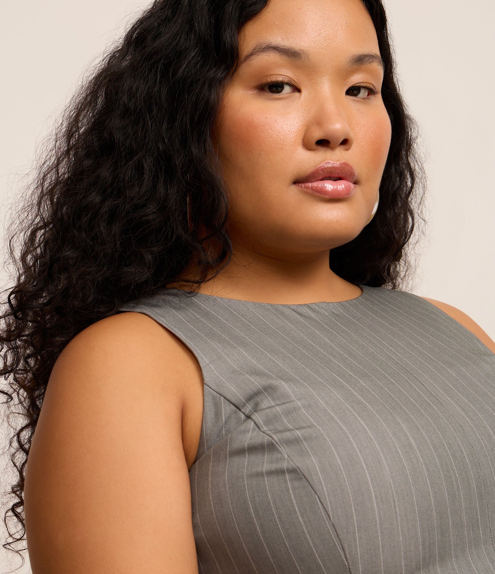 Blusa Alfaiatada com Listras Riscas de Giz Curve & Plus Size Cinza 5