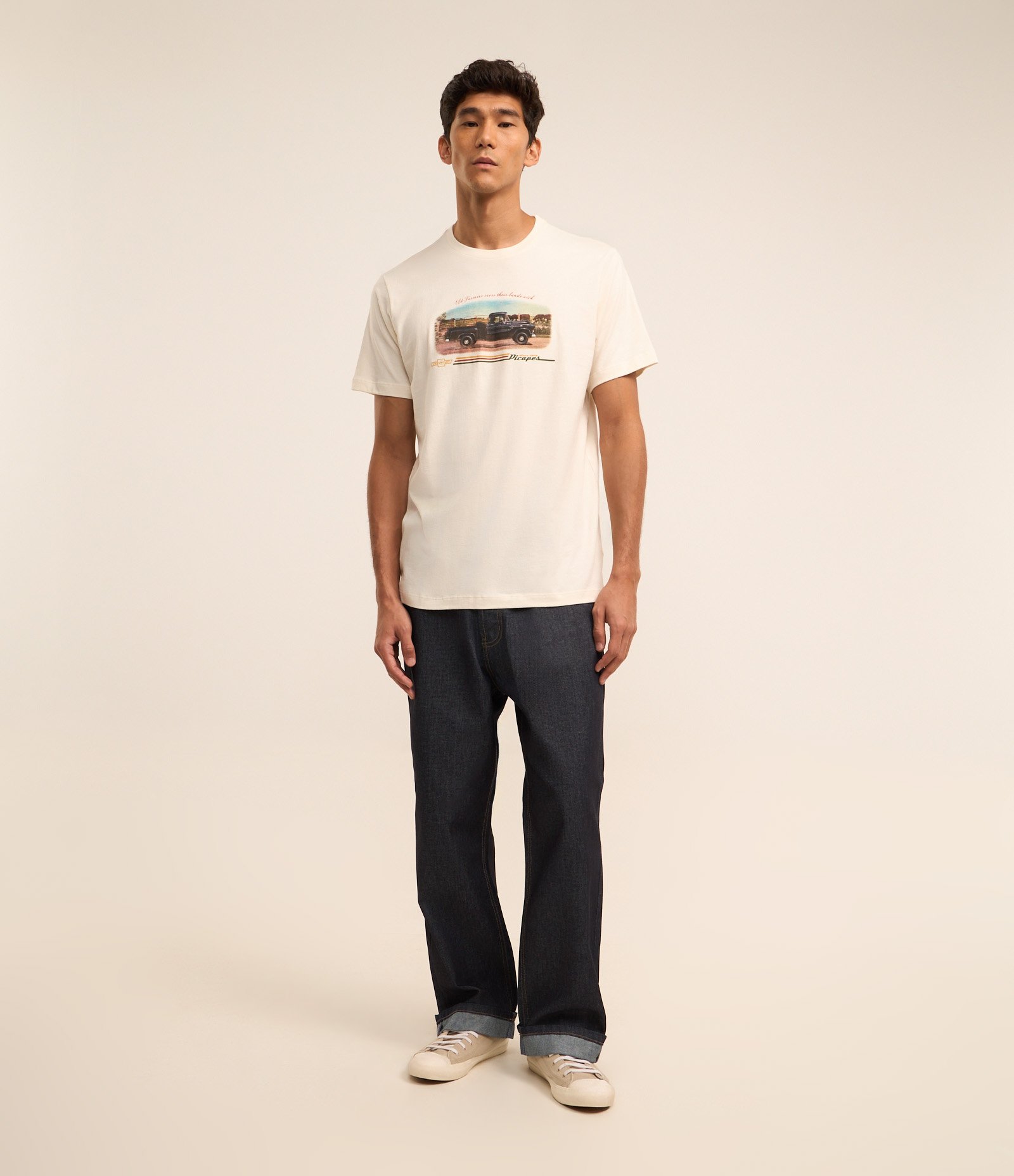 Camiseta Comfort com Estampa de Picape Chevrolet Off White 2