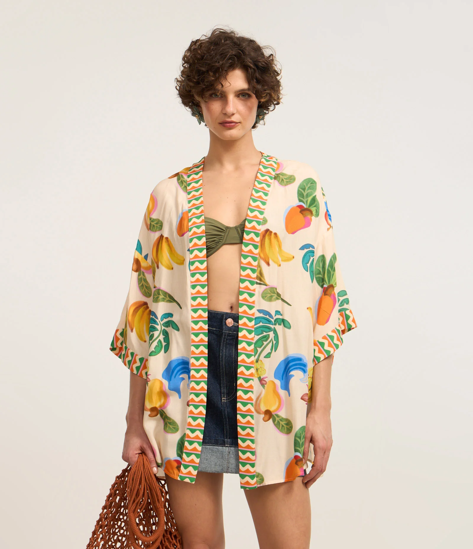 Kimono Alongado em Viscose com Estampa Frutas Multicores 1