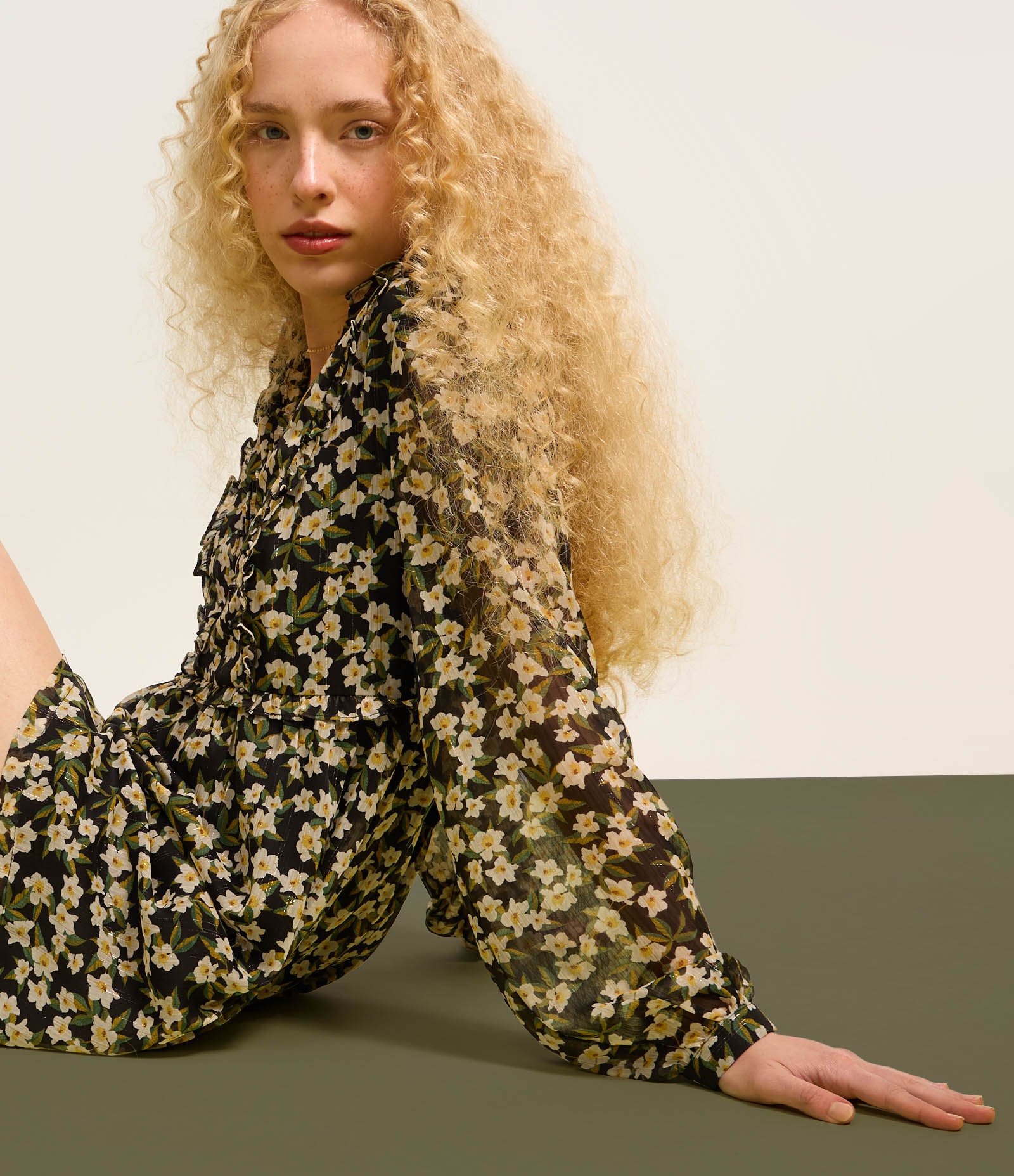 Vestido Curto em Chiffon Floral com Babadinhos Preto 5