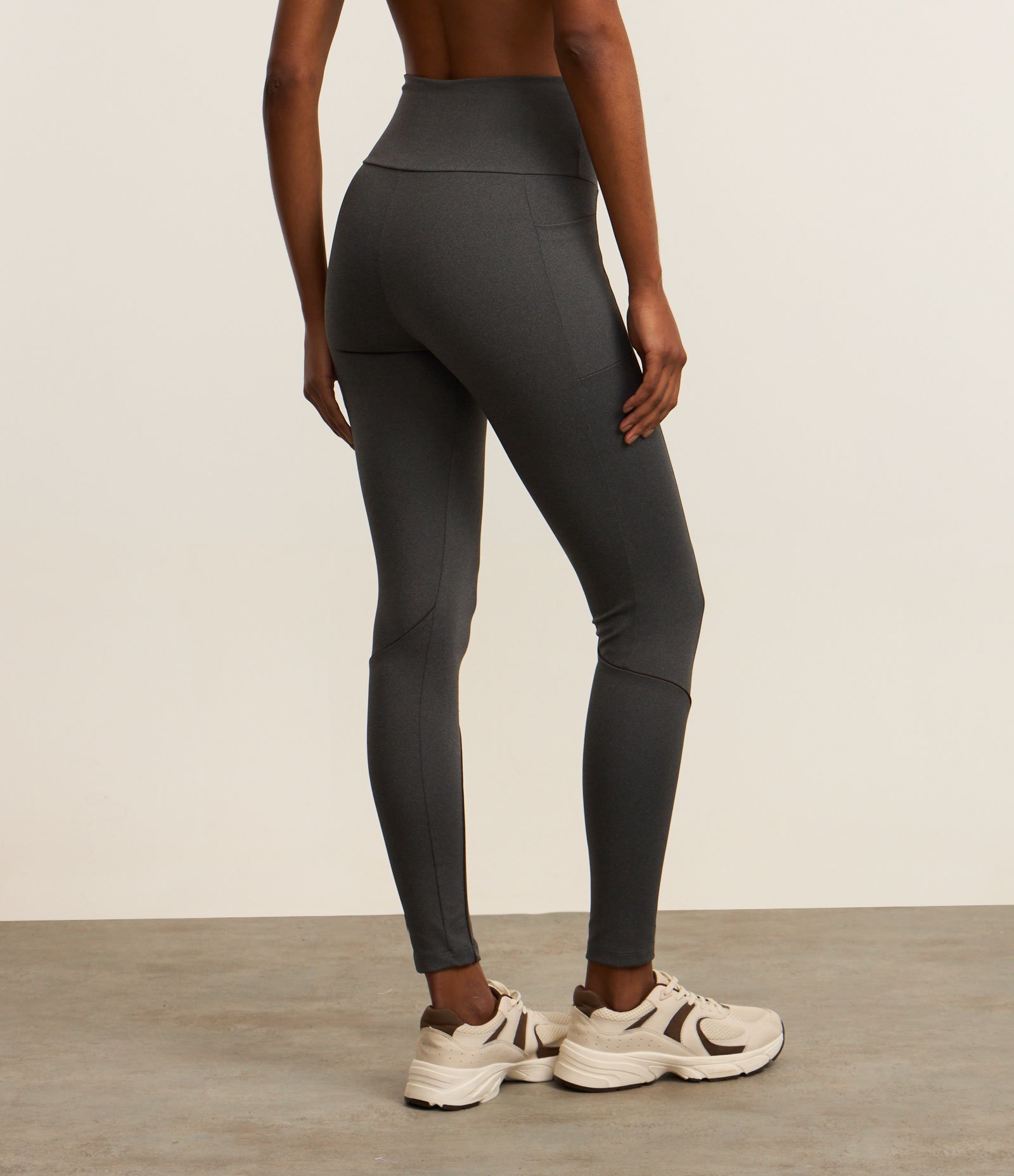 Calça Legging Esportiva com Cós Alto e Frisos Cinza 3