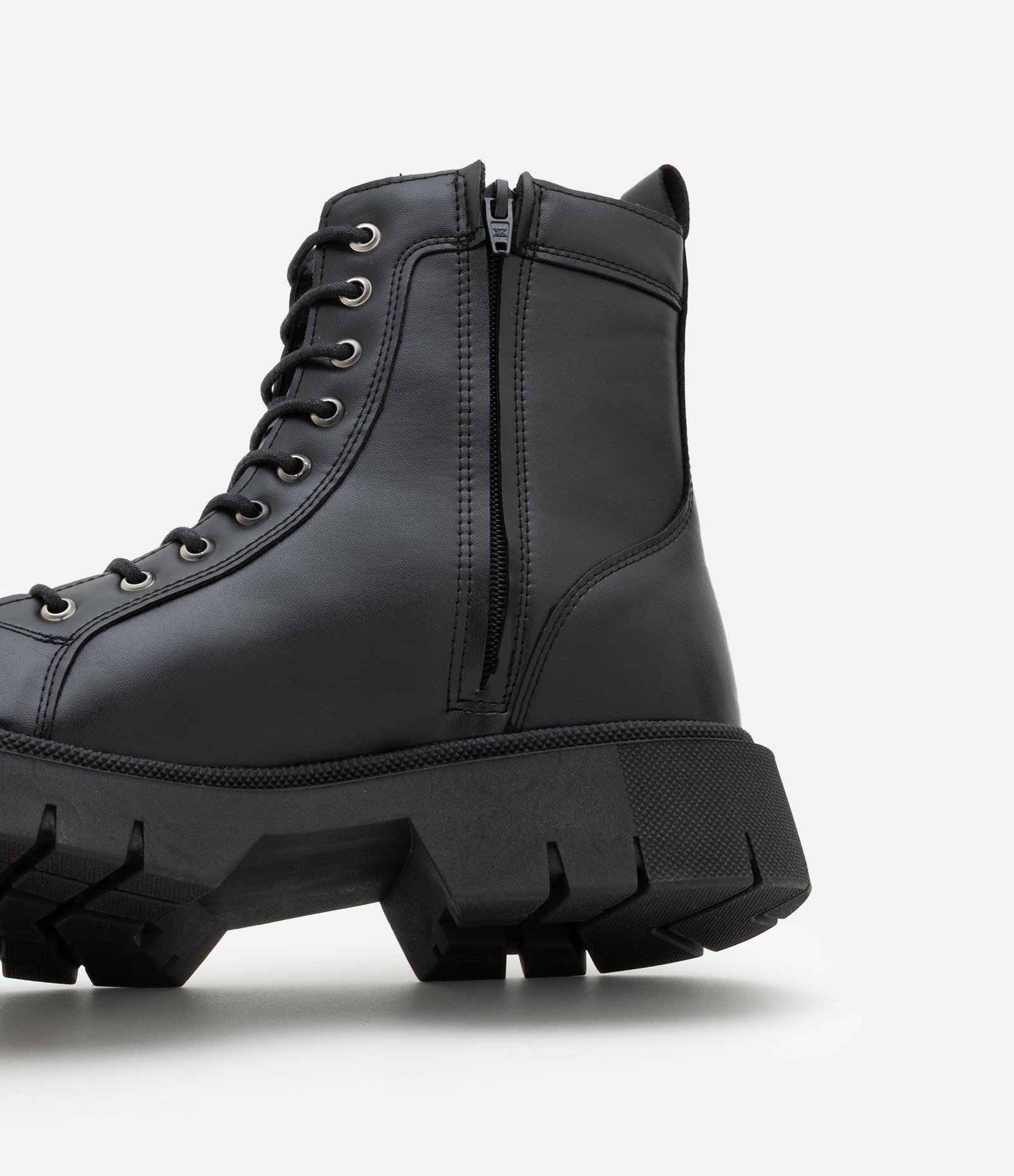 Bota Coturno em Pu com Sola Tratorada Preto 4