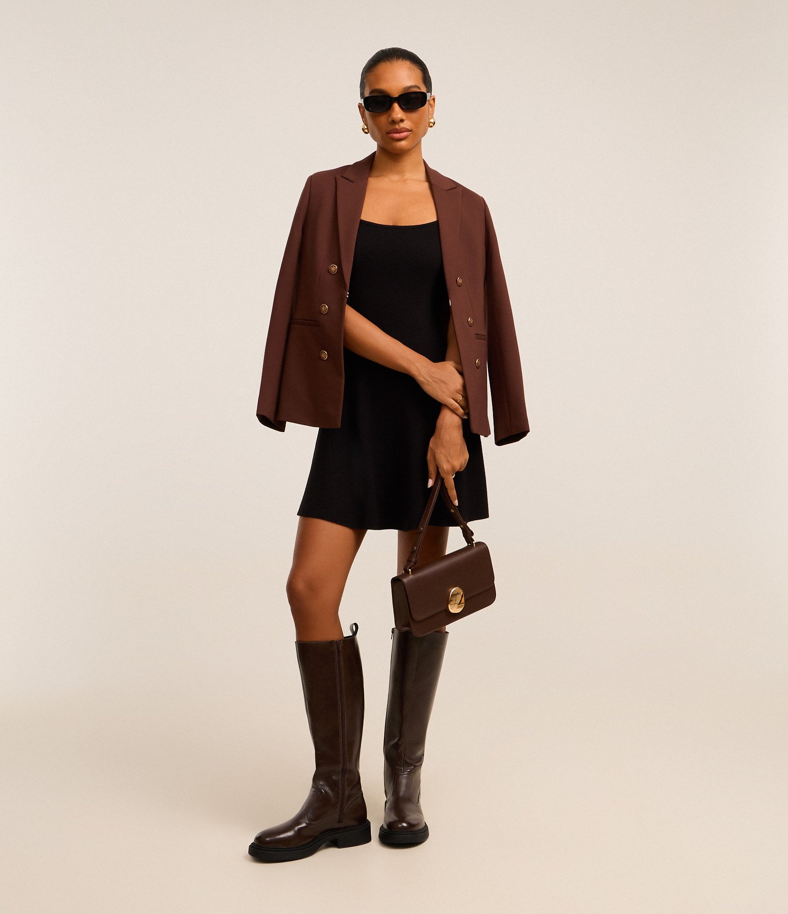 Vestido Curto Canelado de Alcinha em Tricô Preto 1