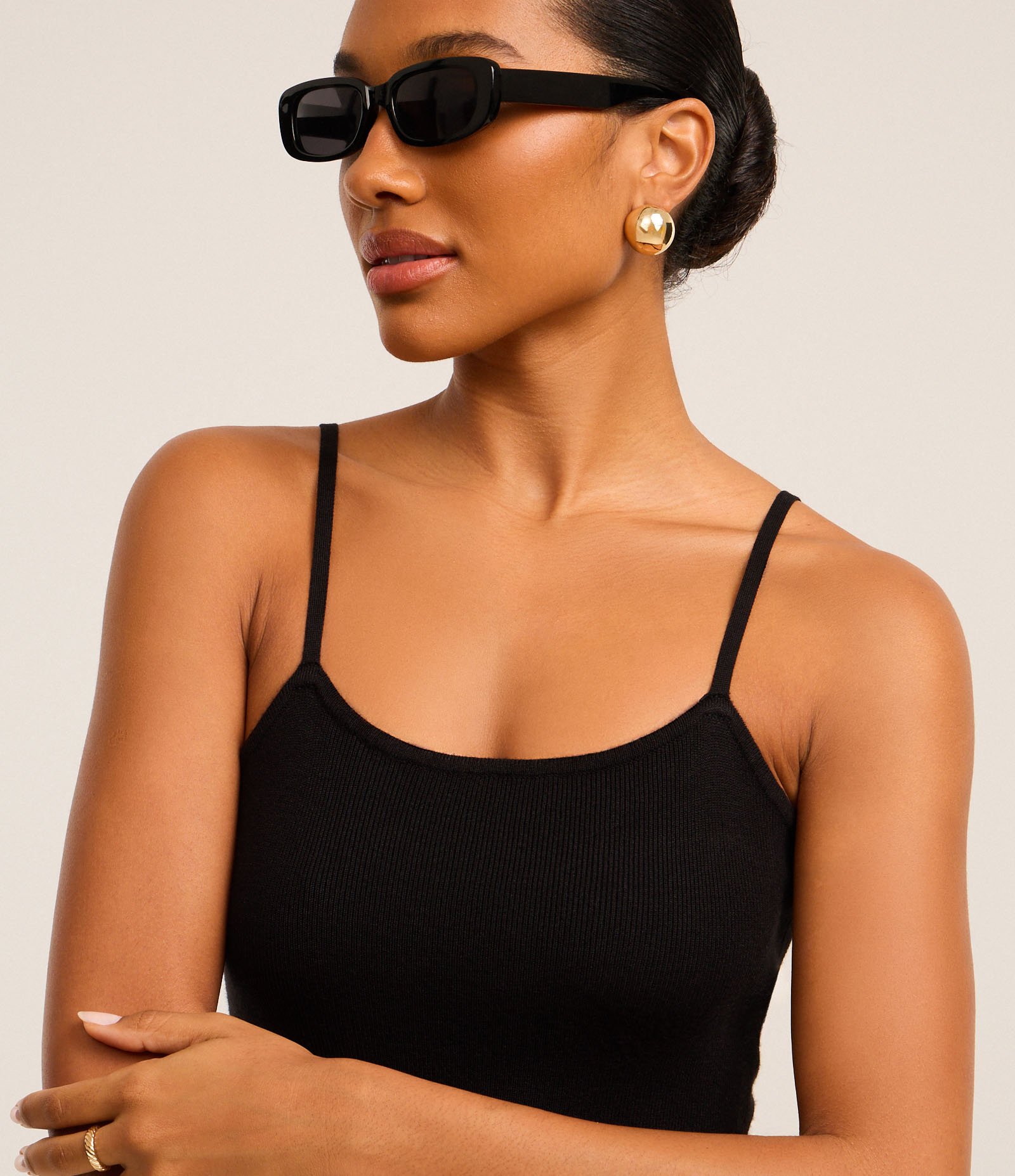 Vestido Curto Canelado de Alcinha em Tricô Preto 4