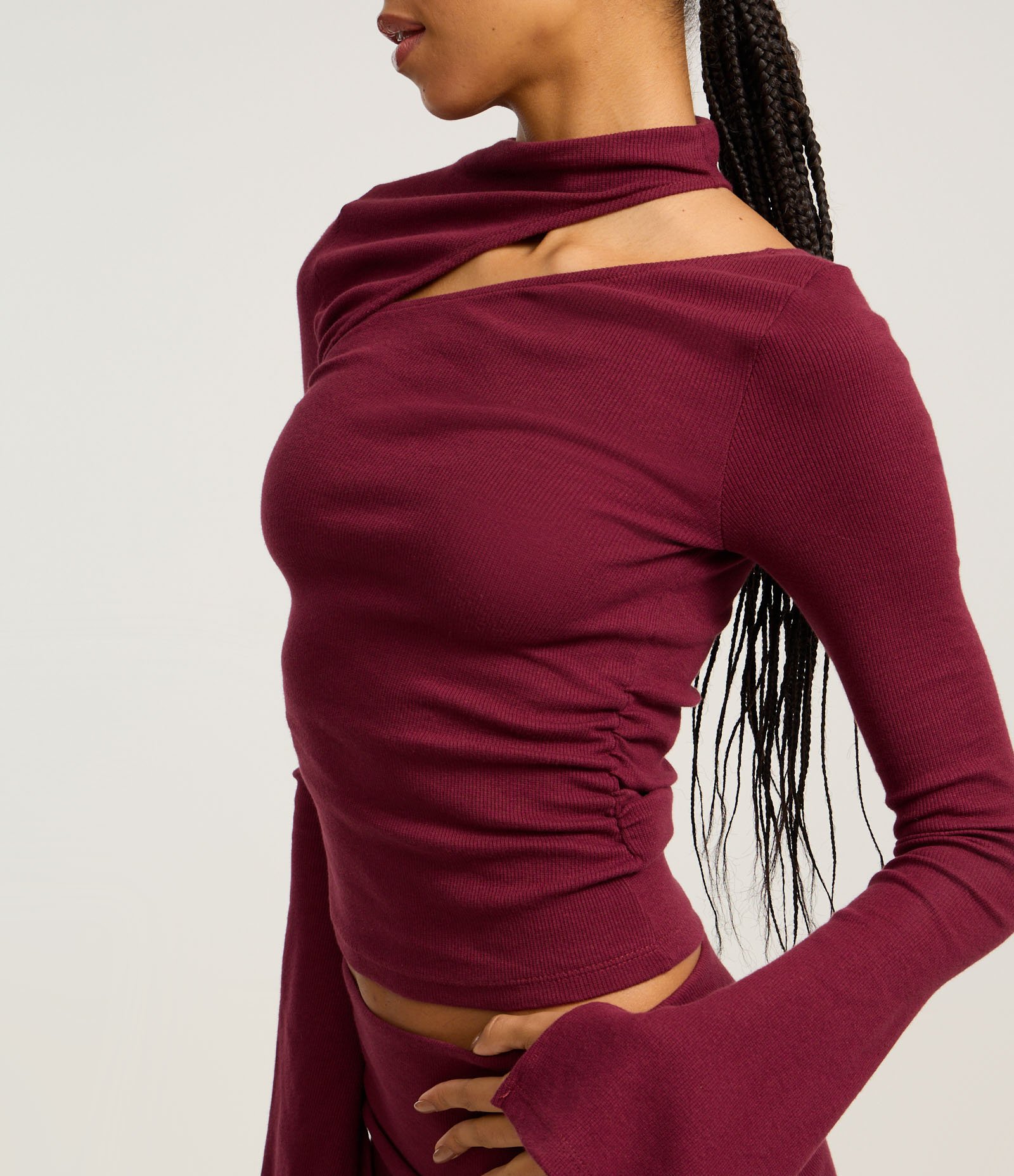 Blusa em Algodão Agroecológico com Recorte Vazado e Manga Flare Vinho 4