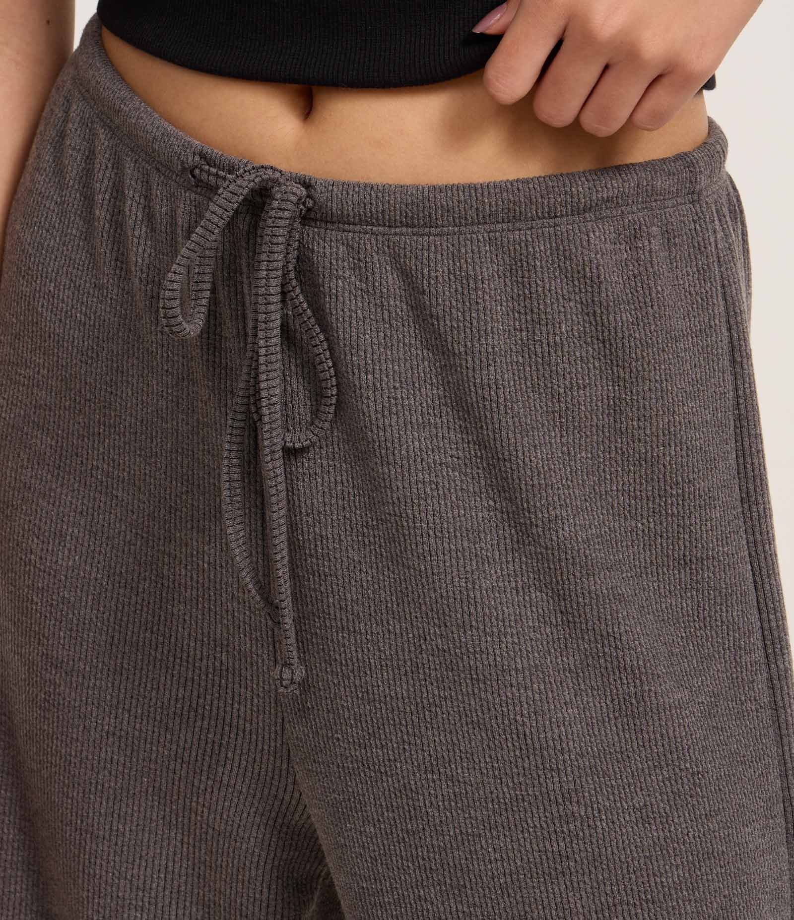 Calça Flare Canelada com Amarração no Cós Cinza 4