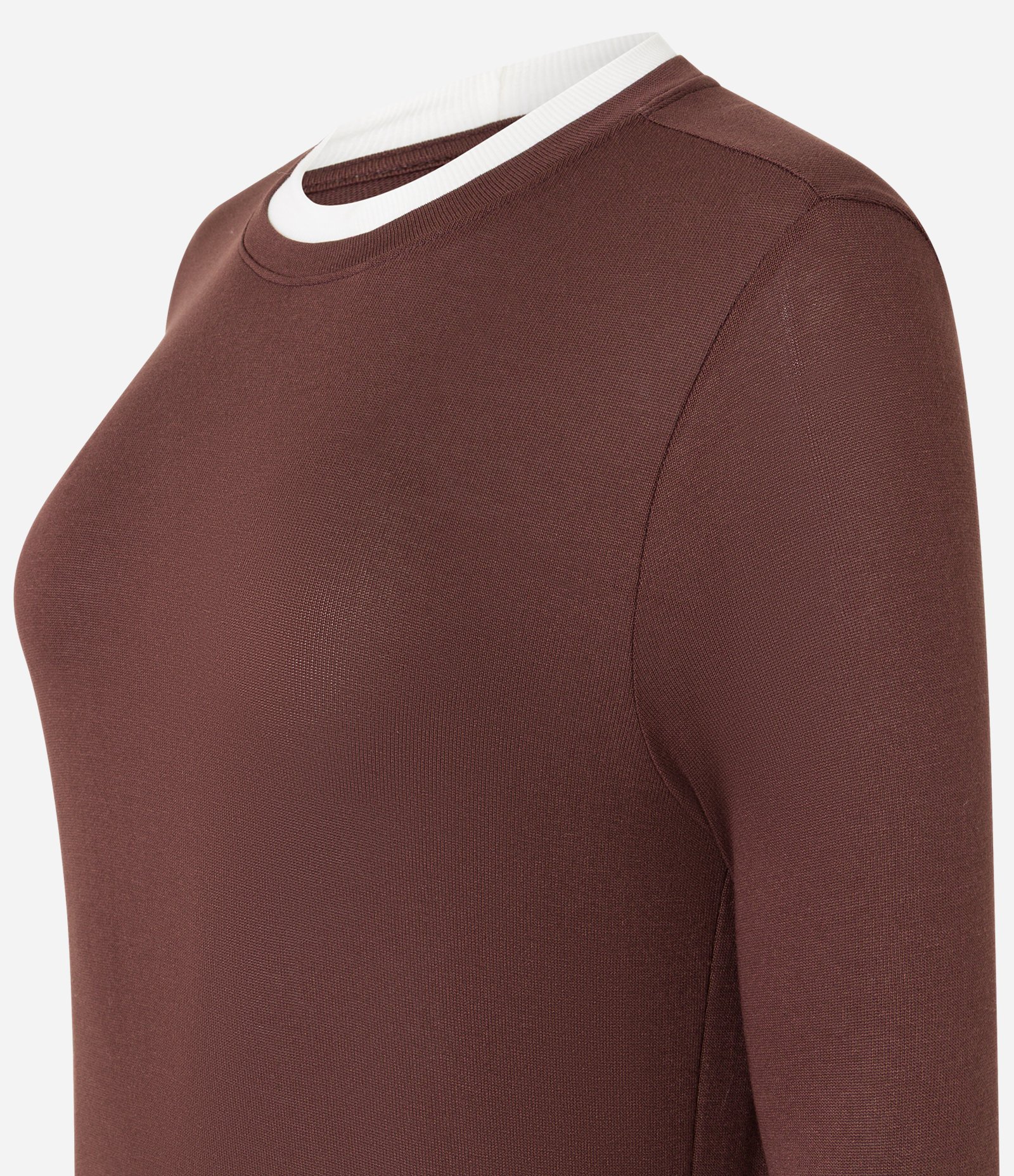 Blusa em Viscose com Sobreposição na Gola Marrom 5