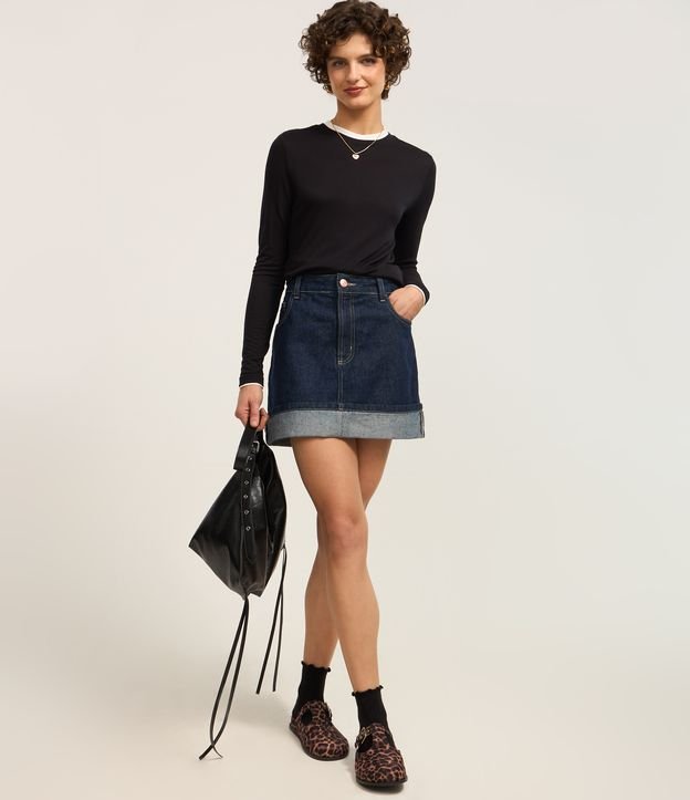 Blusa em Viscose com Sobreposição na Gola