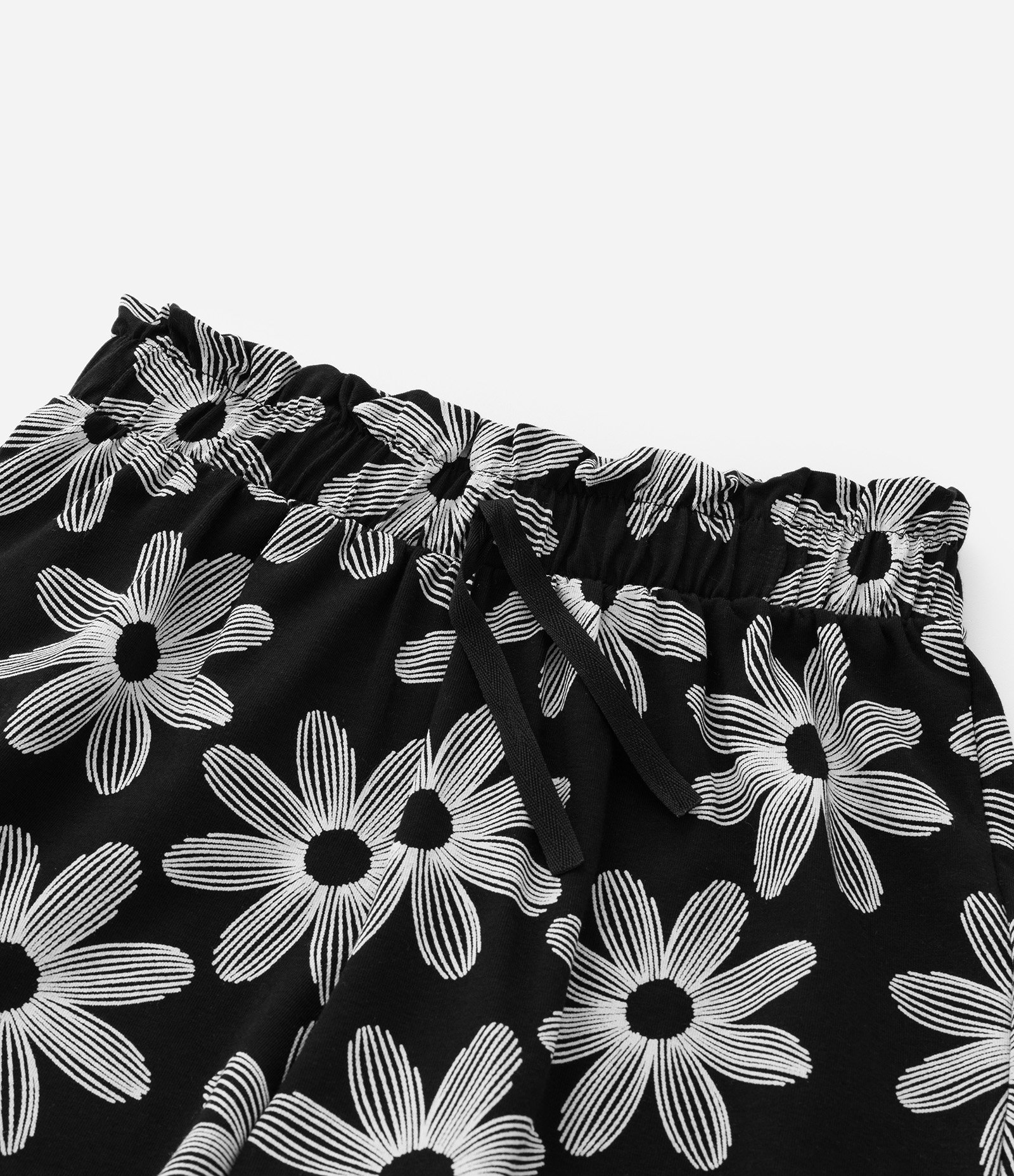 Short Clochard Infantil com Estampa Floral - Tam  5 a 14 Anos Preto 3