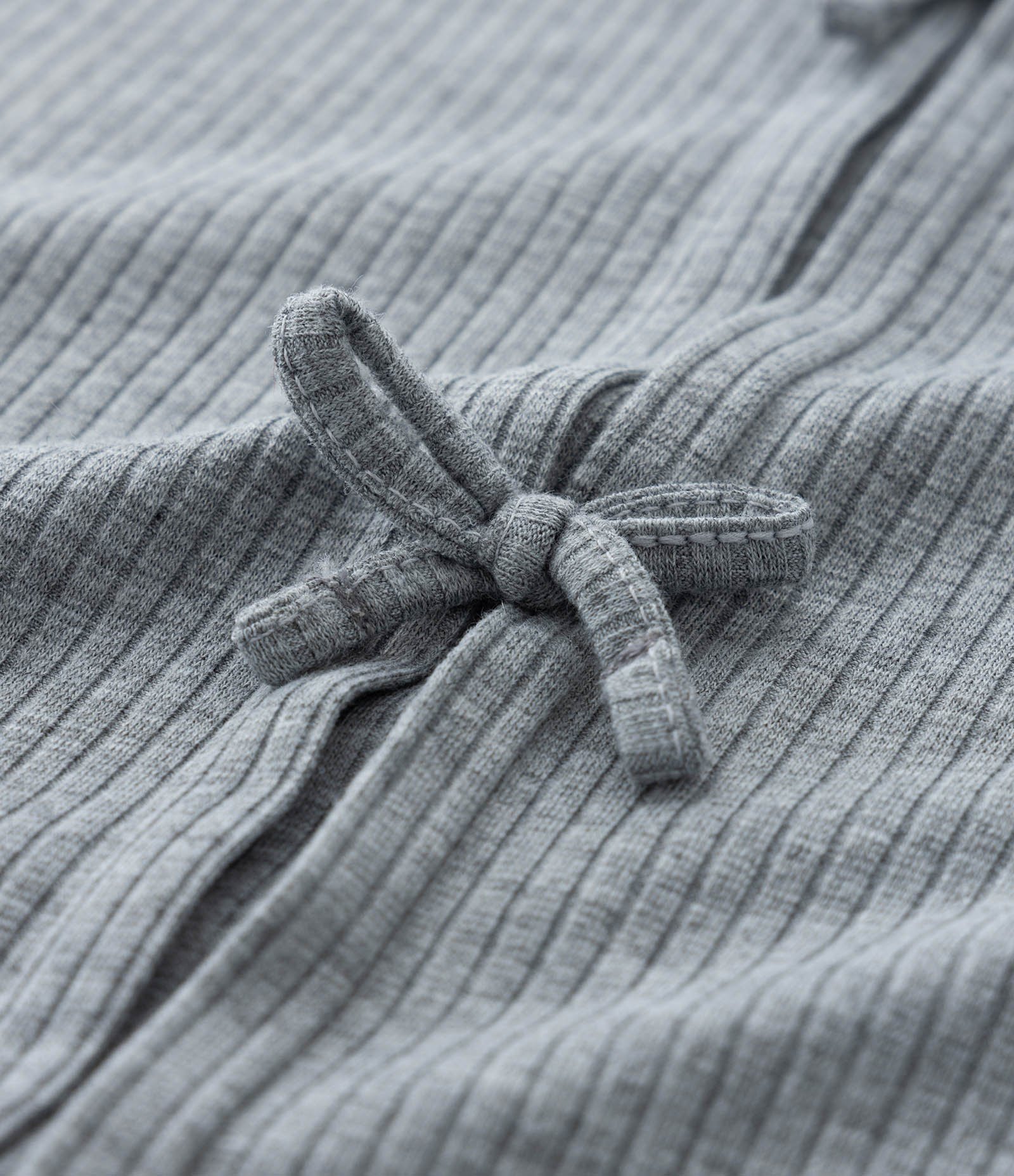 Blusa infantil em Ribana com Abertura e Lacinhos - Tam 5 a 14 Anos Cinza 3