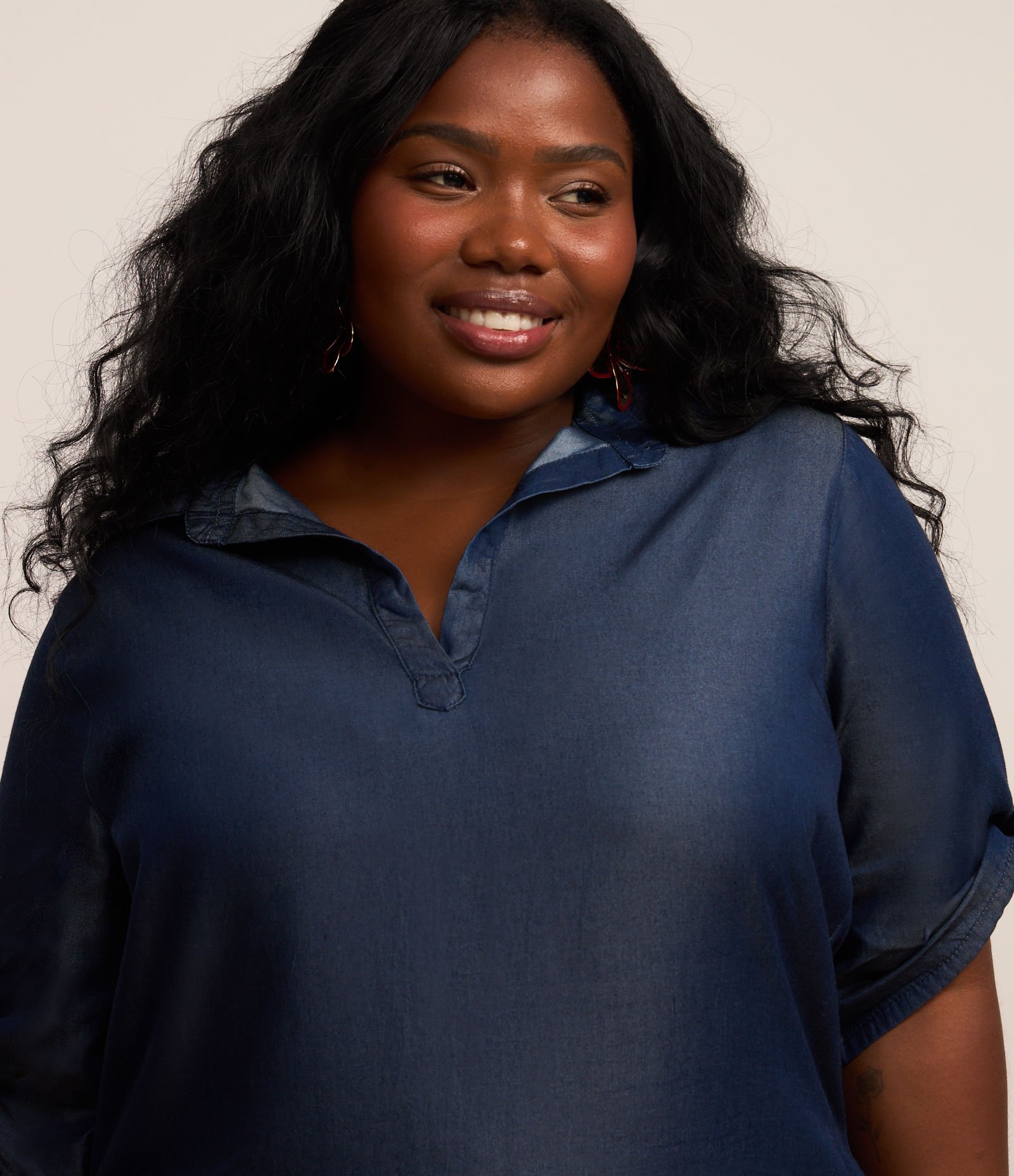 Vestido Chemise Jeans com Bolsos Curve & Plus Size Azul Marinho 4