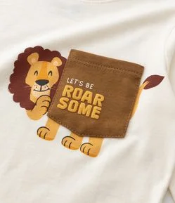 Camiseta Infantil com Bolsinho Estampa de Leãozinho - Tam 1 a 6 Anos