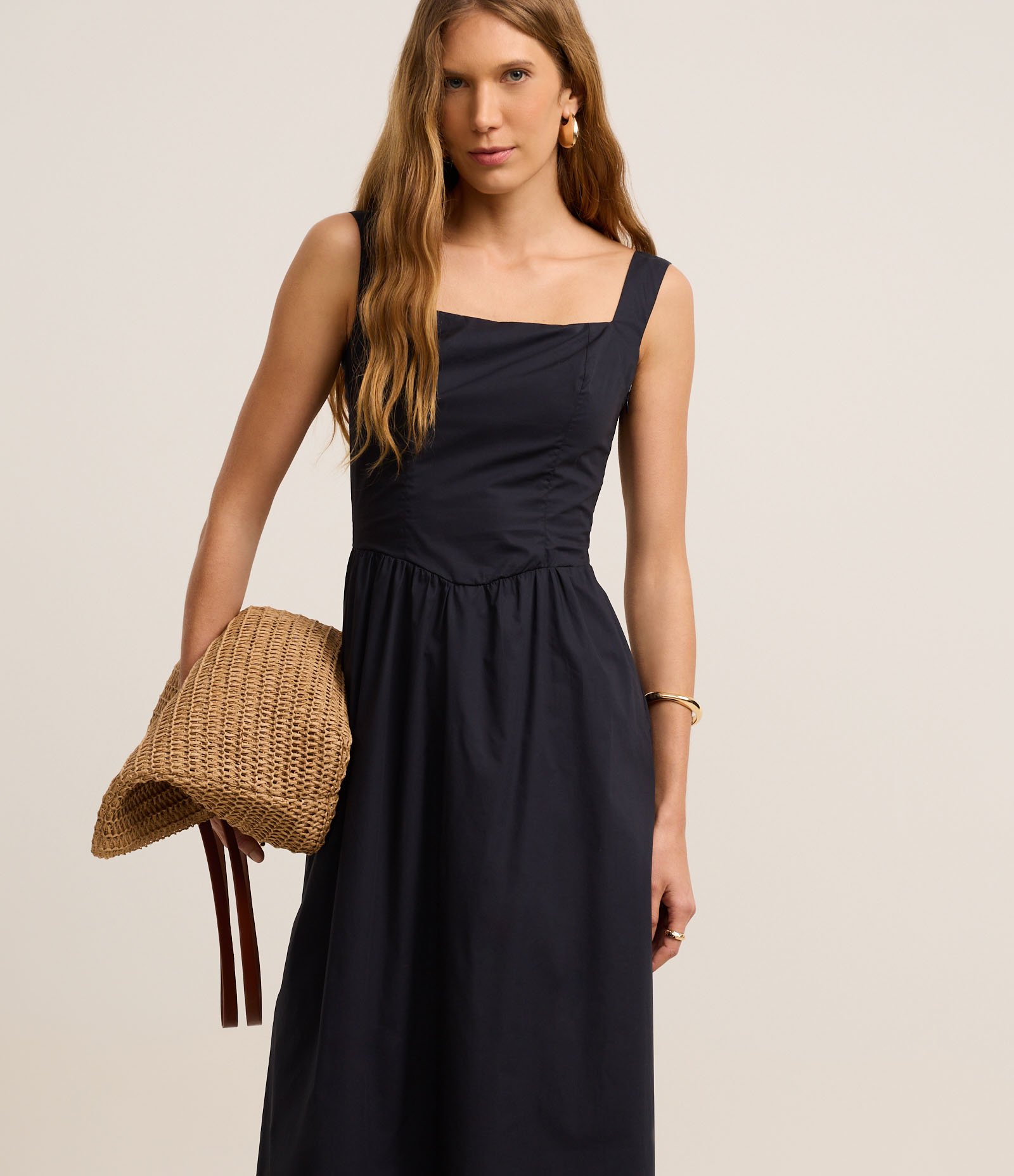 Vestido Evasê Midi em Tricoline com Lastex nas Costas Azul Marinho