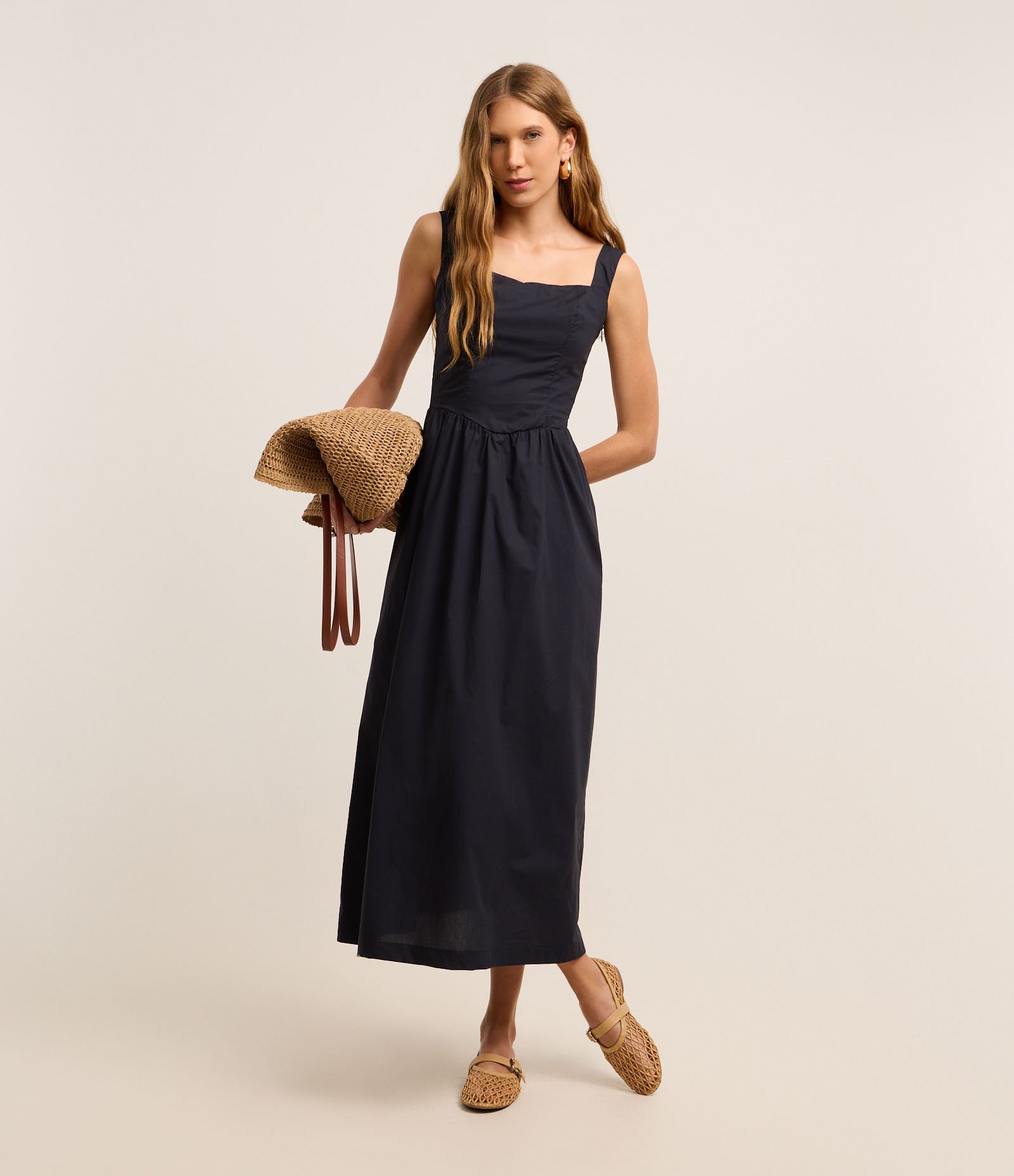 Vestido Evasê Midi em Tricoline com Lastex nas Costas Azul Marinho 2