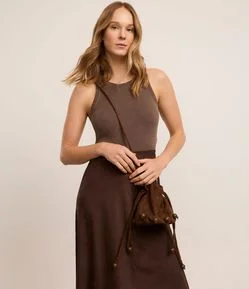 Bolsa Bucket Pequena em Suede com Detalhes de Esféras