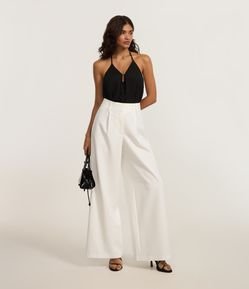 Calça Pantalona em Alfaiataria com Cós Largo e Pregas