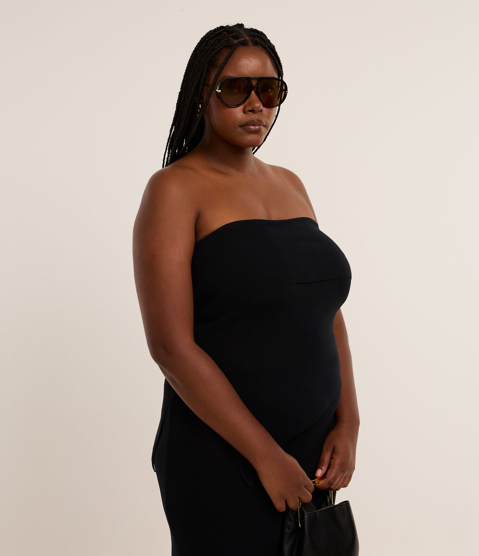 Blusa sem Manga em Tricô com Sobreposição e Fenda Lateral Curve & Plus Size Preto 1