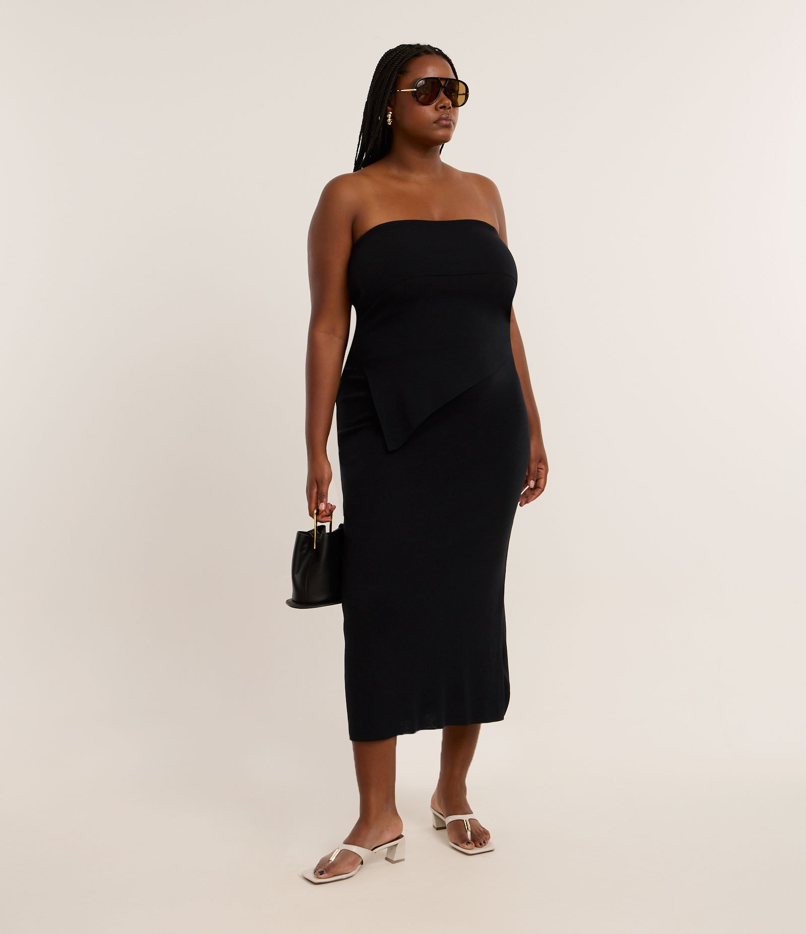 Blusa sem Manga em Tricô com Sobreposição e Fenda Lateral Curve & Plus Size Preto 2