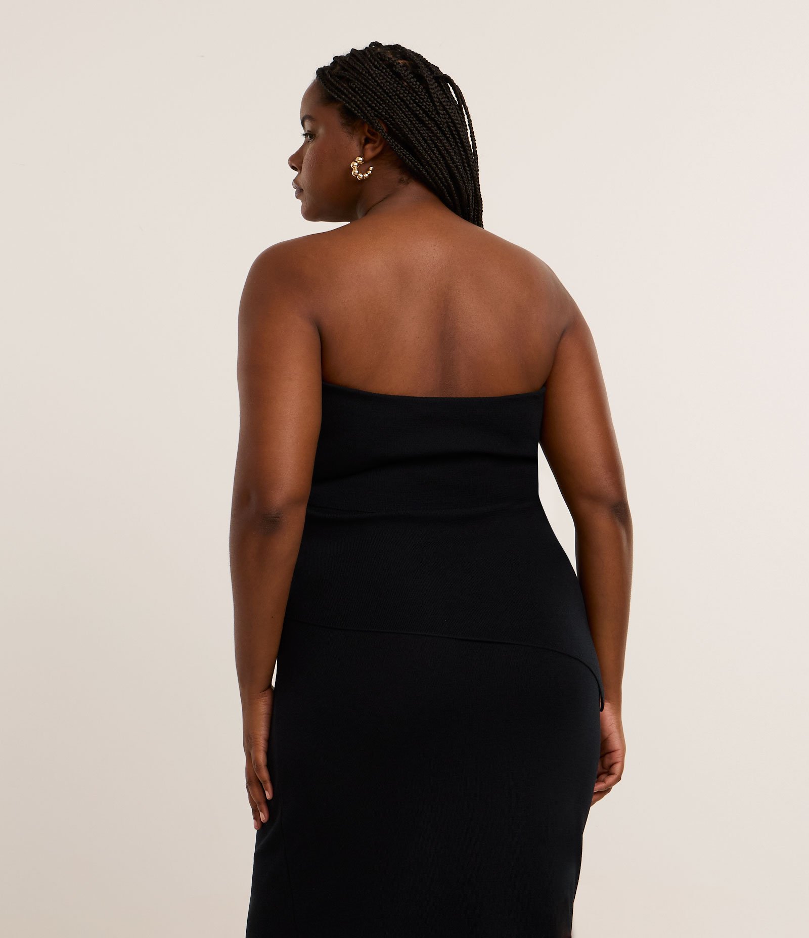 Blusa sem Manga em Tricô com Sobreposição e Fenda Lateral Curve & Plus Size Preto 4