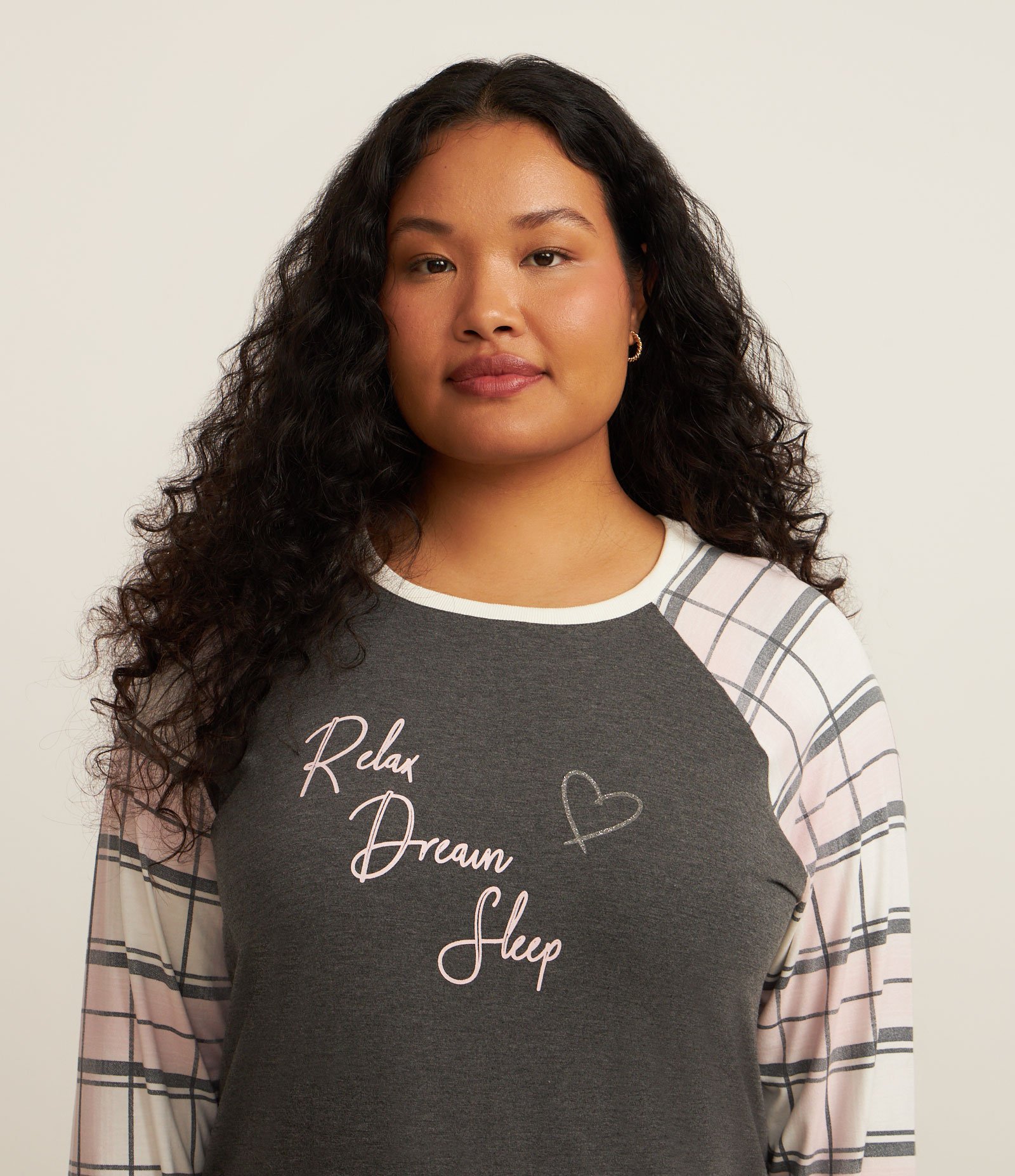 Camisola Raglan Xadrez e Estampa Lettering Curve & Plus Size Cinza 3