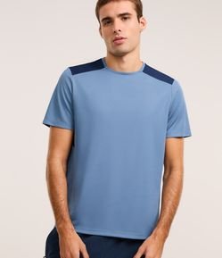 Camiseta Esportiva de Futebol em Tecnologia Dry com Recortes