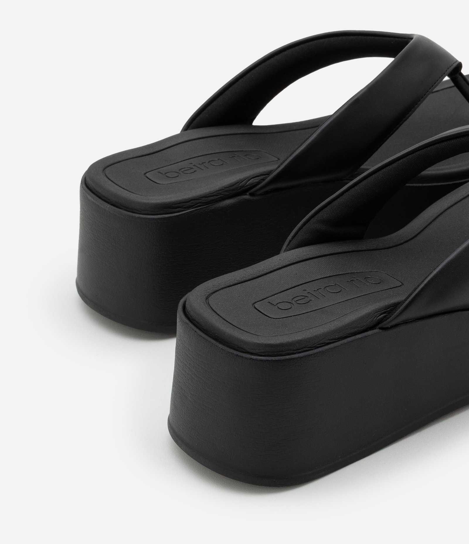 Sandália Flatform em PU Estilo Chinelinho Preto 3