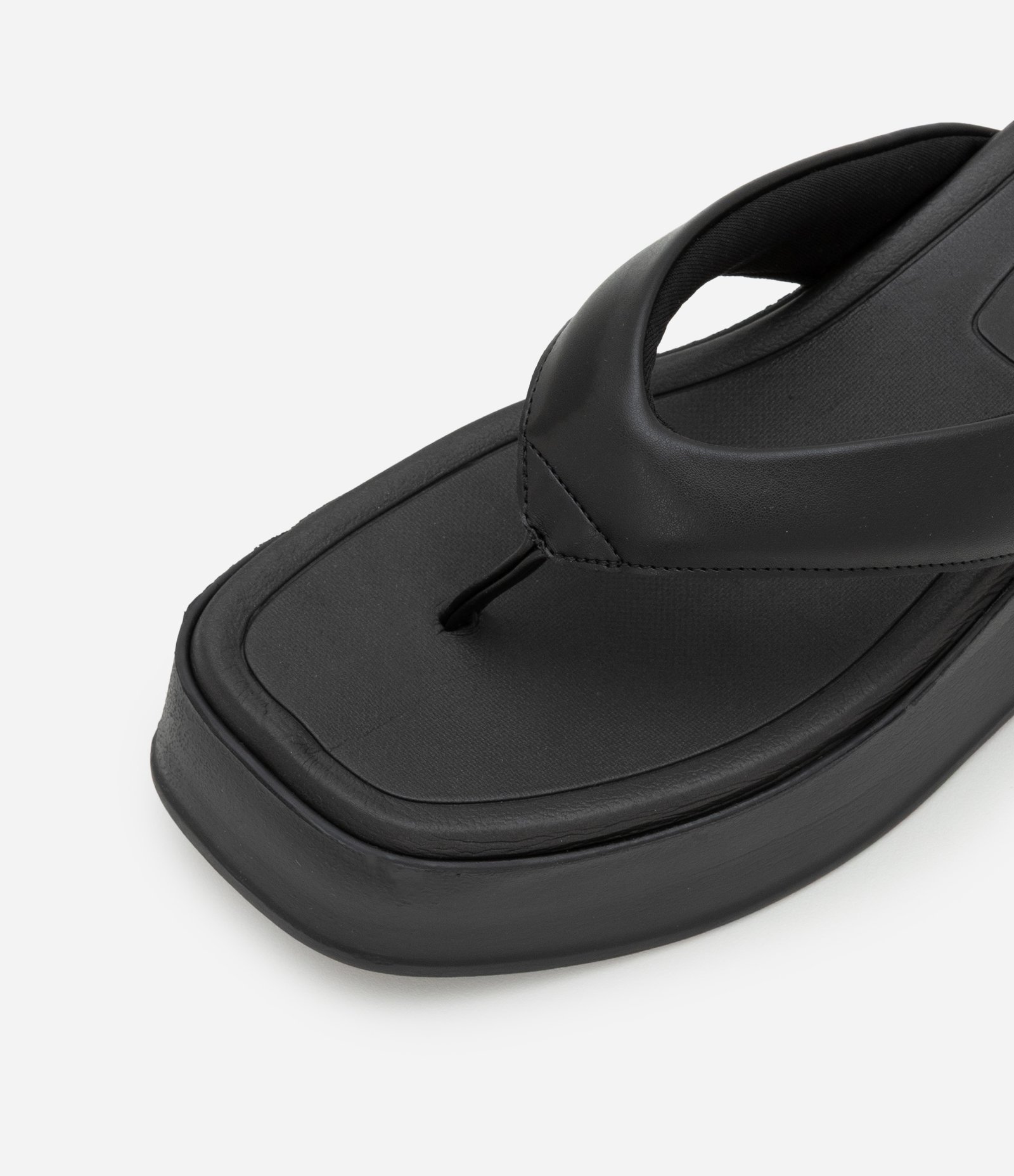 Sandália Flatform em PU Estilo Chinelinho Preto 5