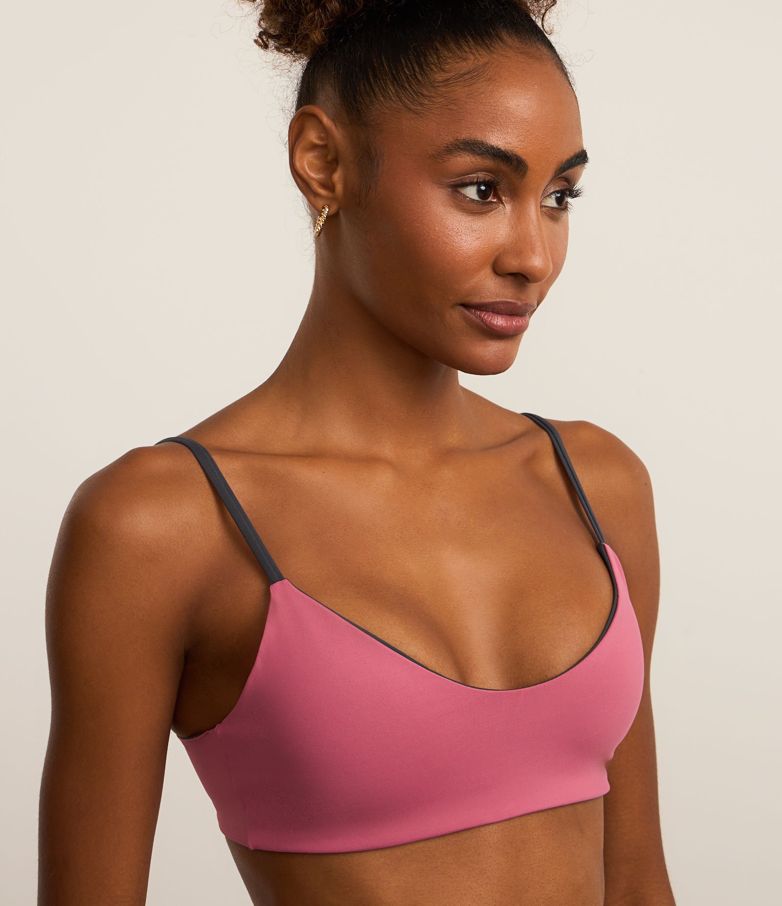 Top Esportivo em Microfibra Dupla Face com Bojo e Tira Fina nas Costas Rosa/Cinza 4