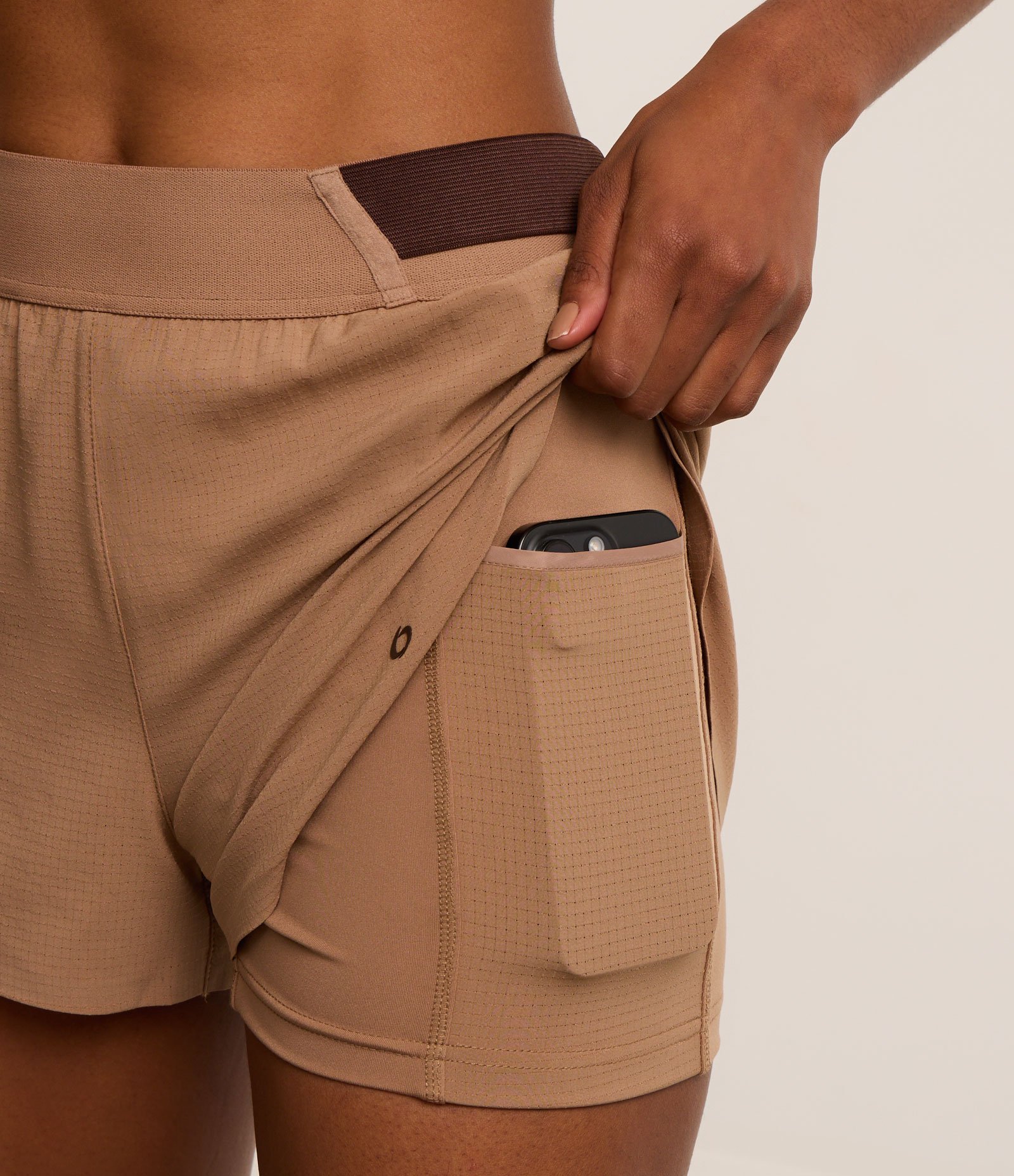 Bermuda Runner com Short Interno e Bolso com Zíper Bege 3