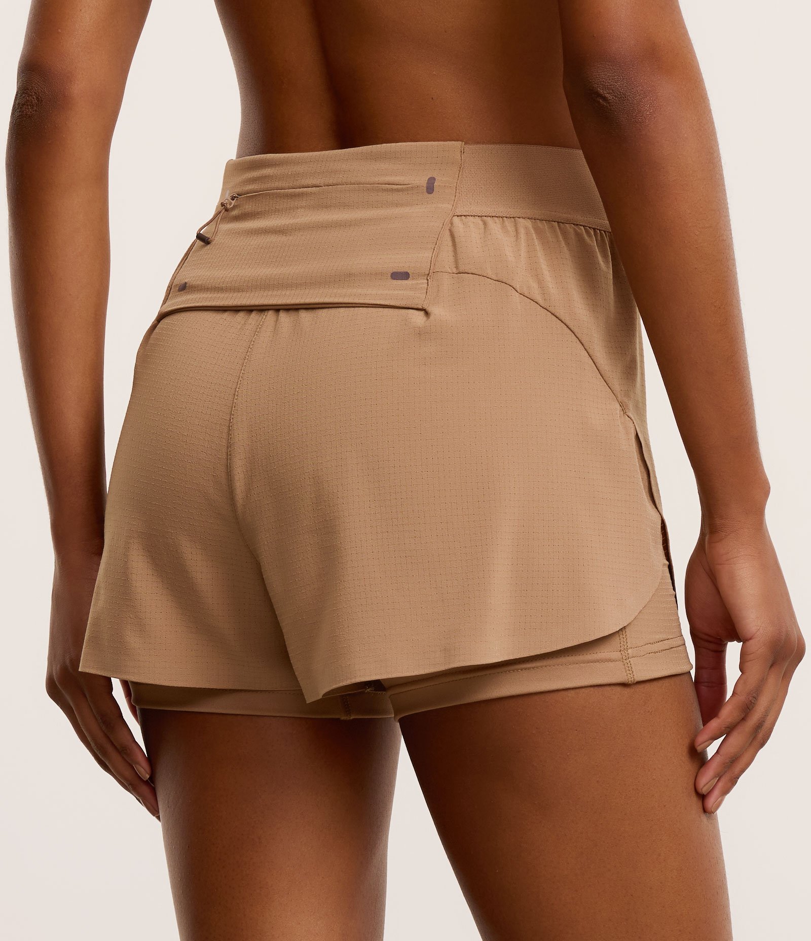 Bermuda Runner com Short Interno e Bolso com Zíper Bege 5