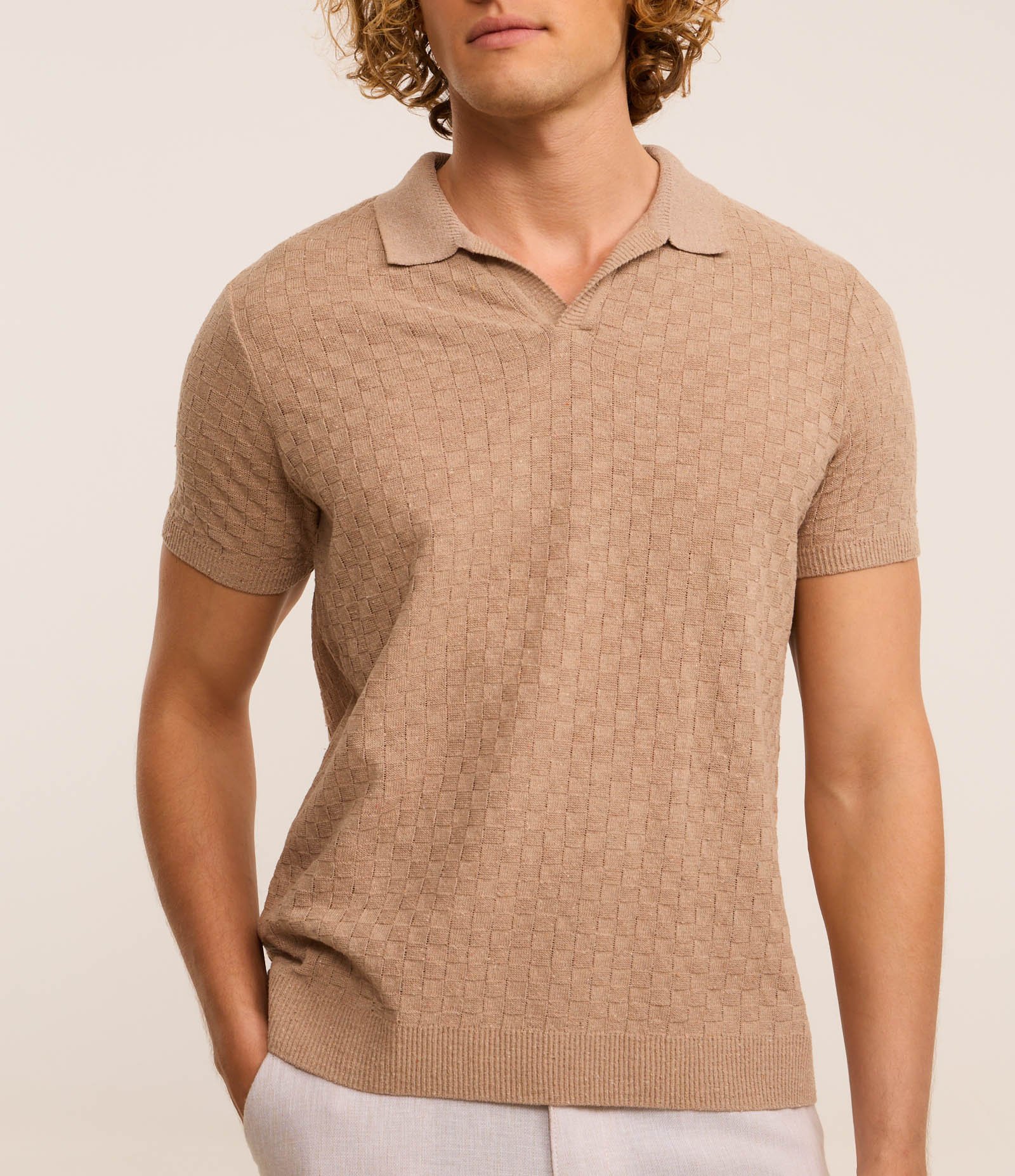Camisa Regular com Gola Polo e Textura Trançada Marrom 3
