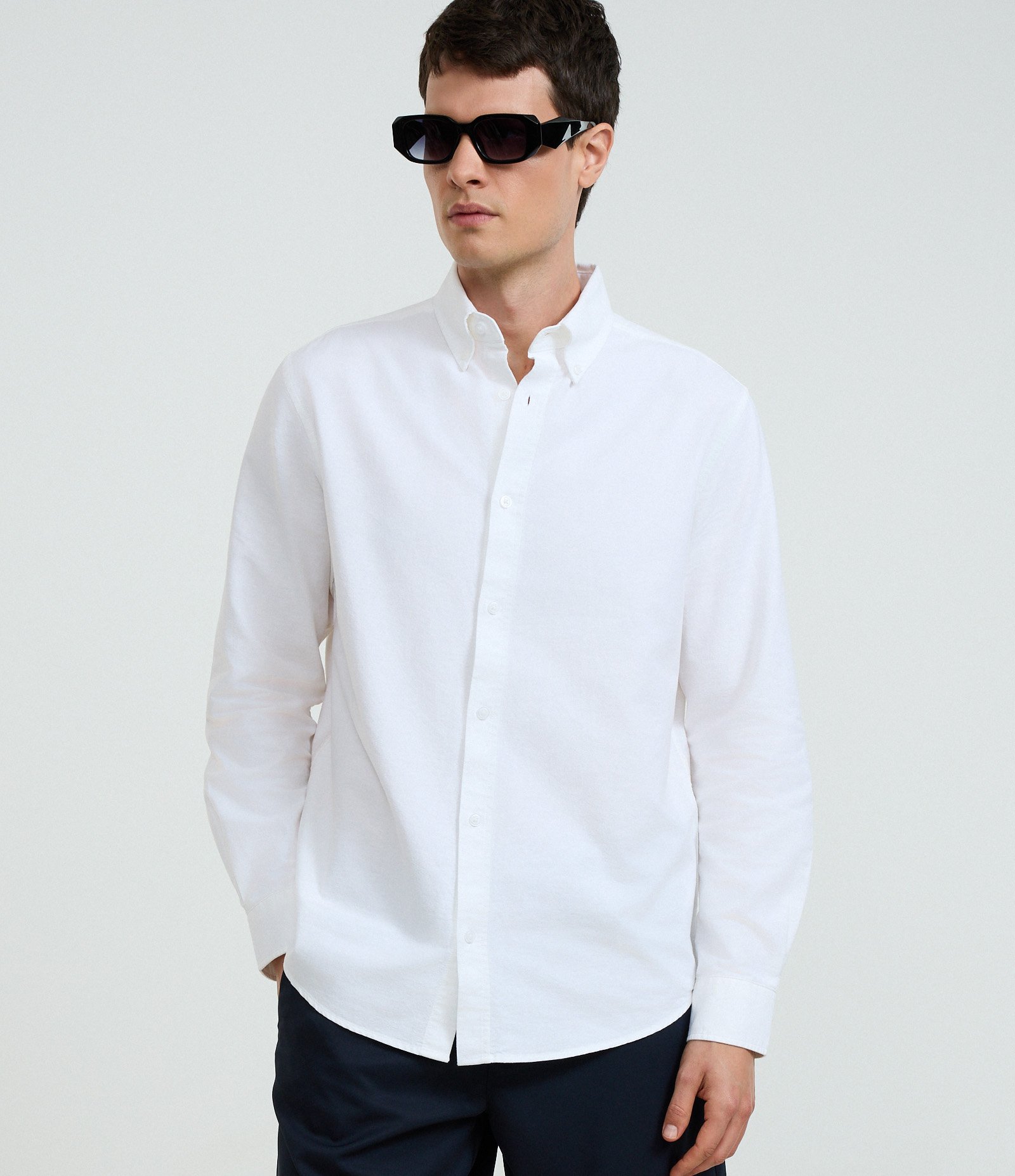 Camisa Regular Básica em Oxford Branco 1