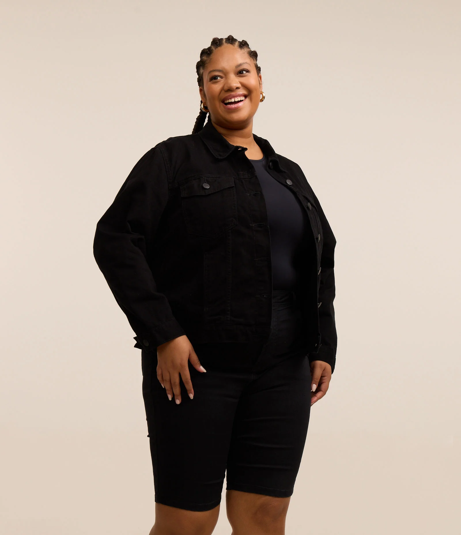 Bermuda Ciclista em Jeans Curve & Plus Size Preto