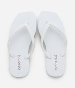 Chinelo com Tira Detalhada e Bico Quadrado Beira Rio