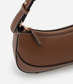 Bolsa Baguete Pequena com Costura Contrastante Boho Romântico