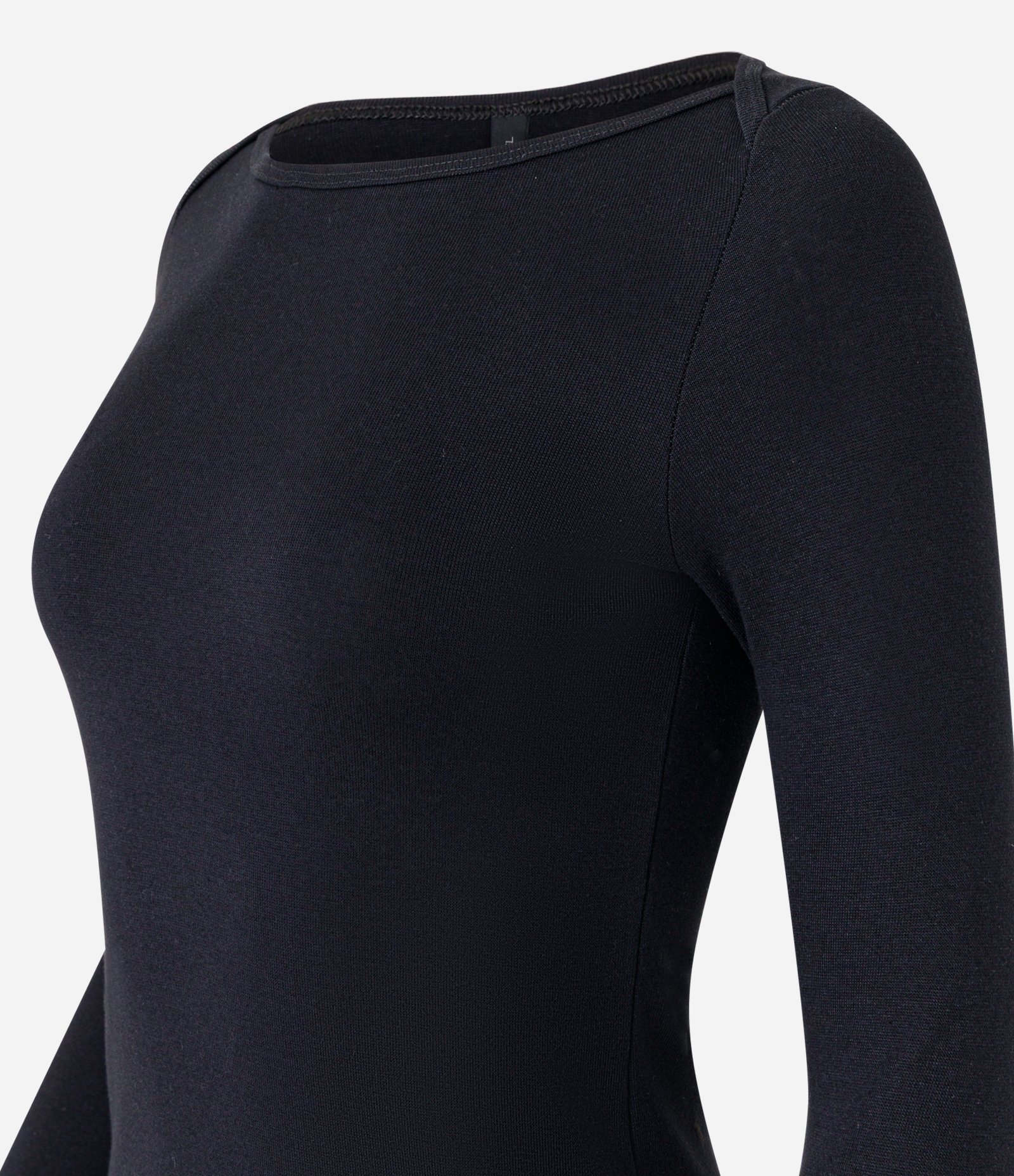 Blusa em Ribana com Detalhe Sobreposto no Ombro Preto 6