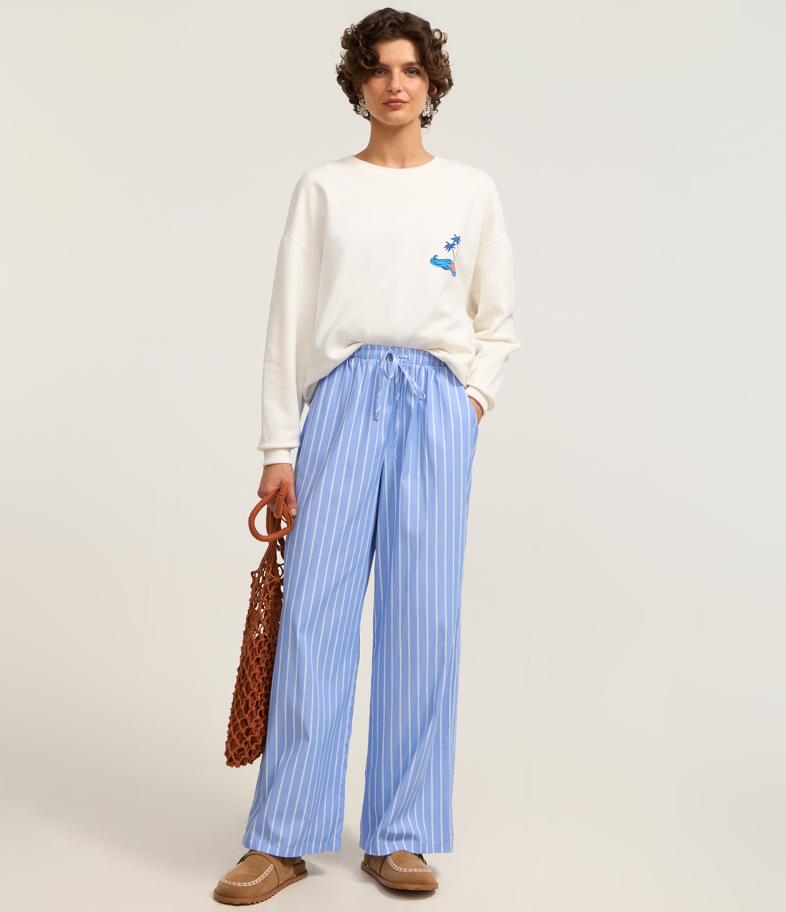 Moletom Over com Forro Fleece e Estampa Aloha Frente e Costas Off White 2